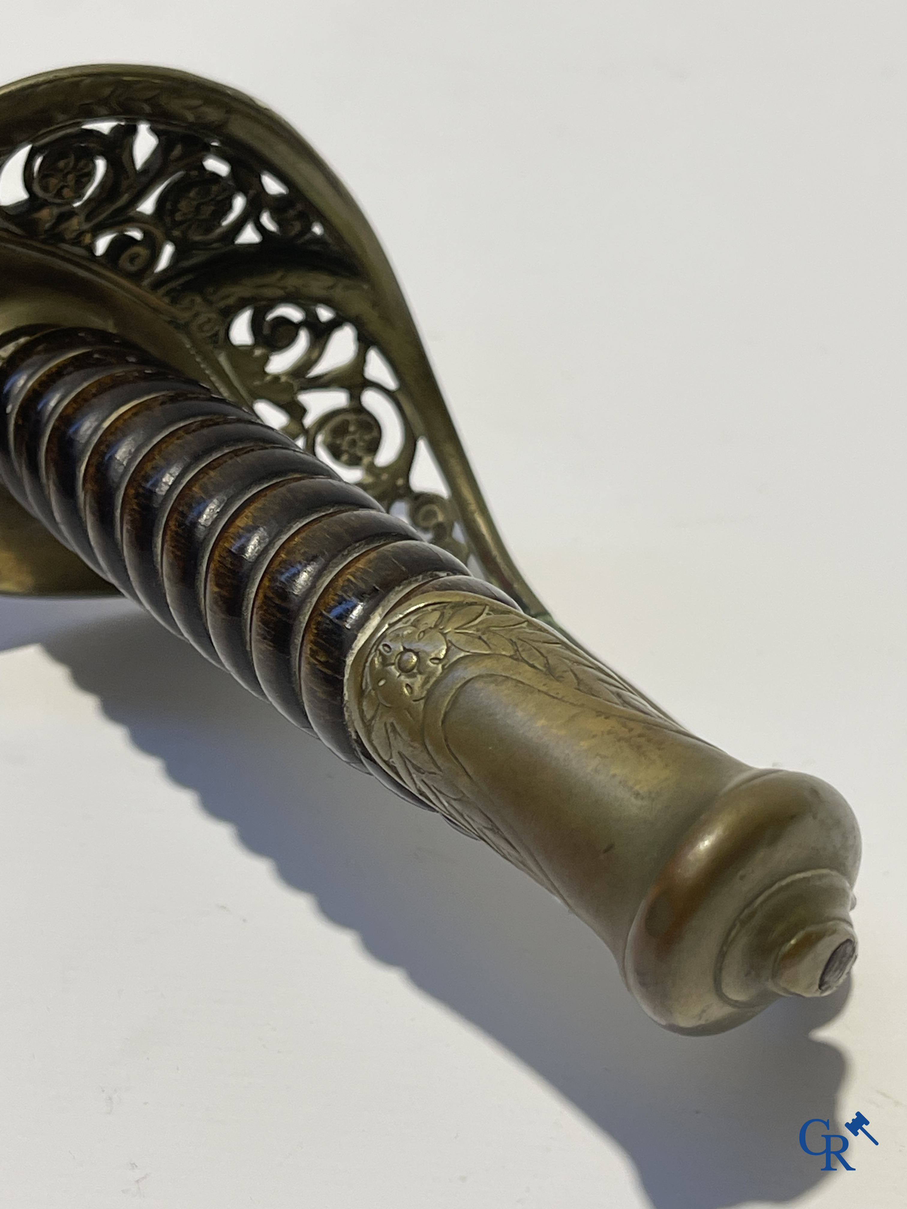 Fonson Bruxelles, sabre d'officier belge. Manuffre. Allé de Châtellerault. XIXe siècle.