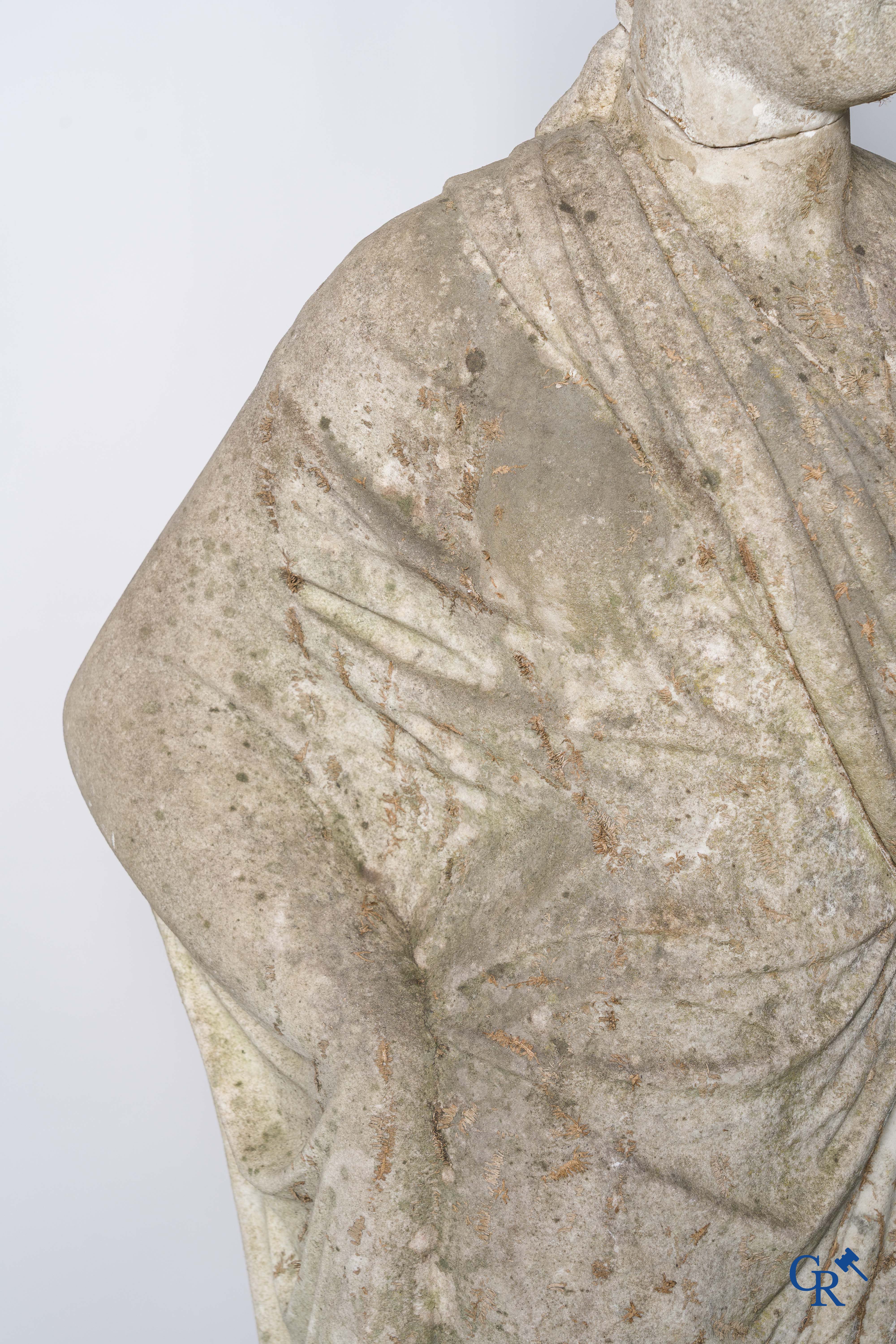 2 Imposing sculptures in carved marble. The Roman goddess Cerès and the Greek god Asklepios. Circa 1700-1750.