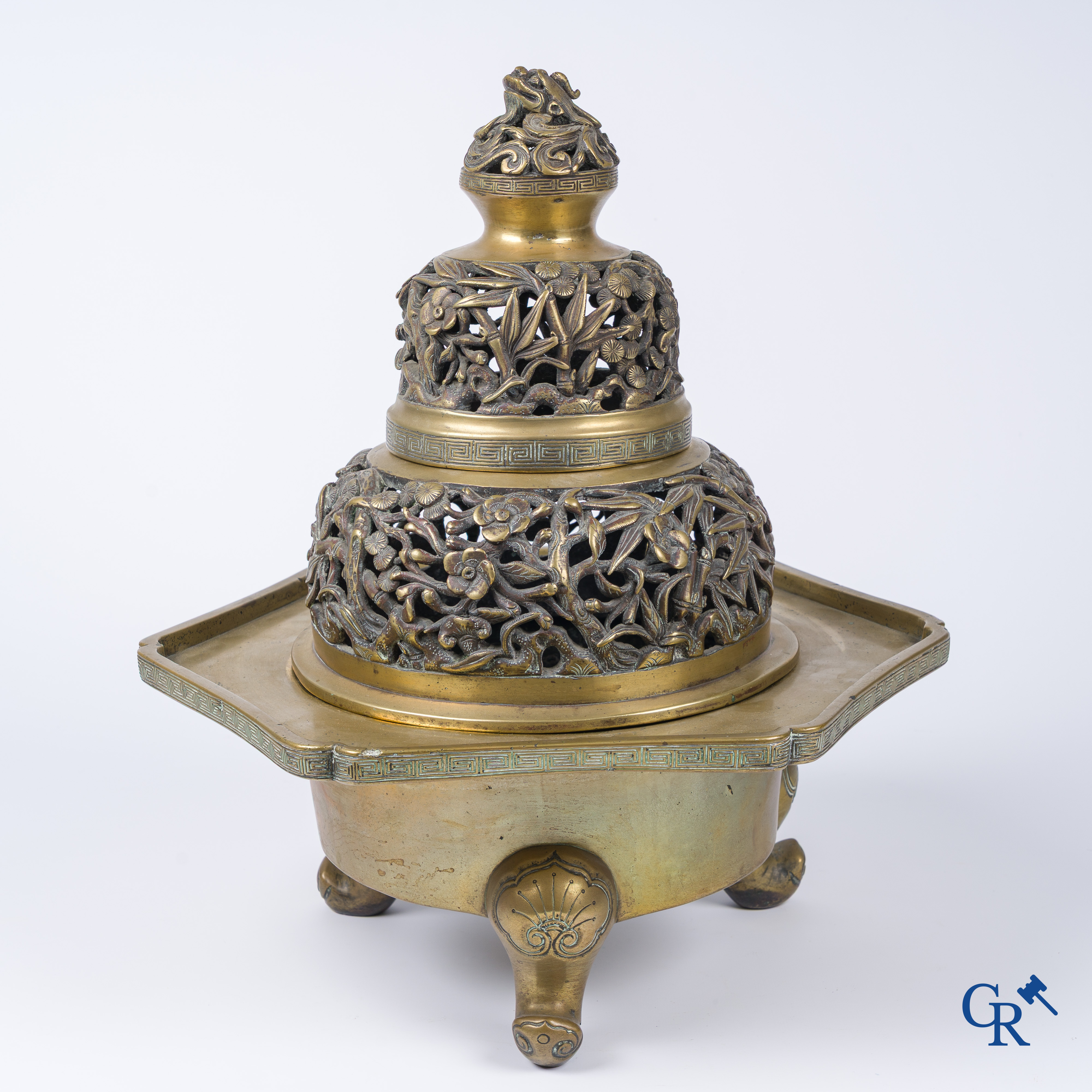 Asian Art. A large 3-legged and decorated bronze incense burner. China 18th-19th century.
