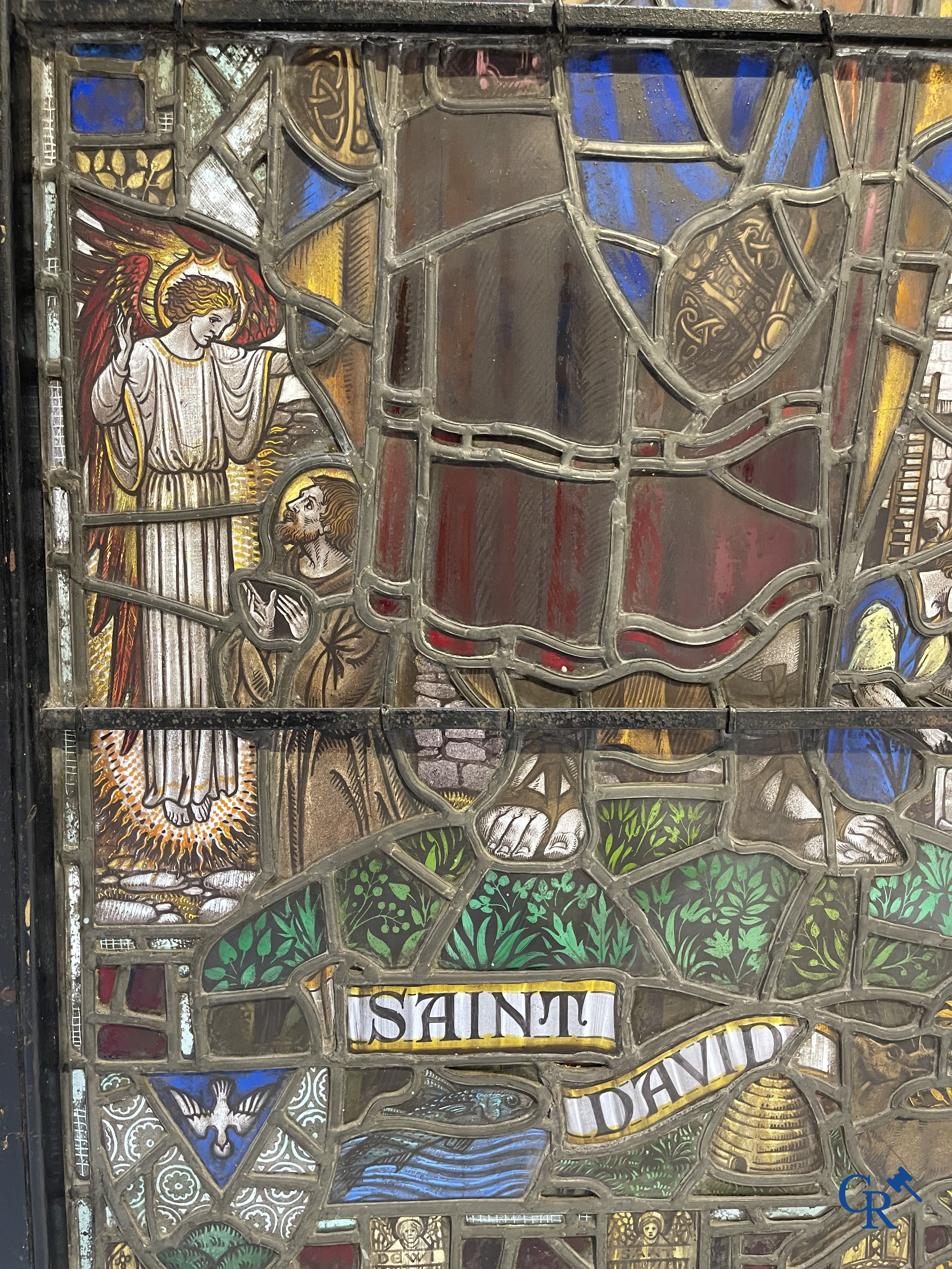 Religieuze objecten, een uitzonderlijk brandglas in lood met afbeelding van Saint David. 19e eeuw.