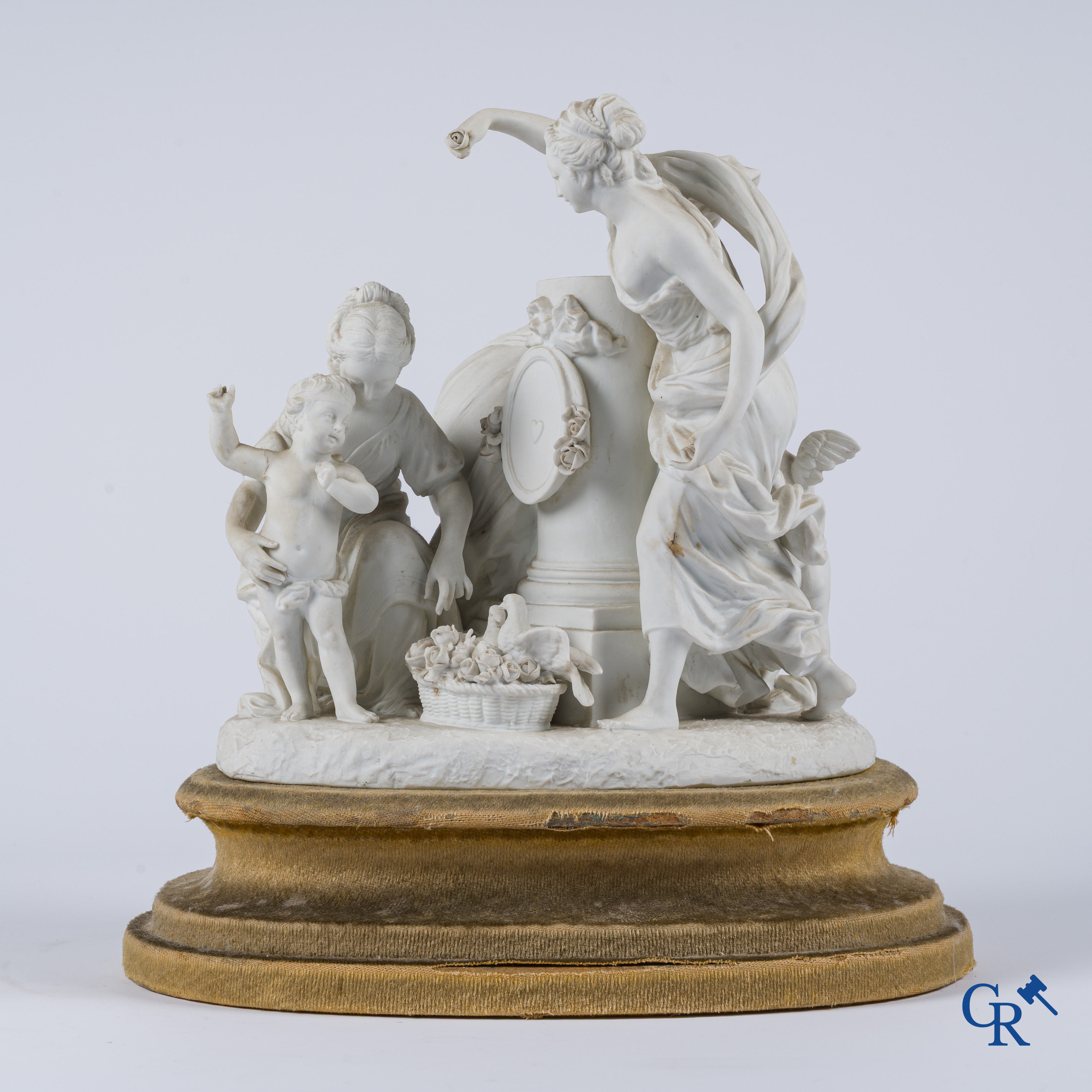 Sèvres, Allegorie van de liefde. Groep in biscuit porselein van Sèvres. Gemerkt. 19de eeuw.