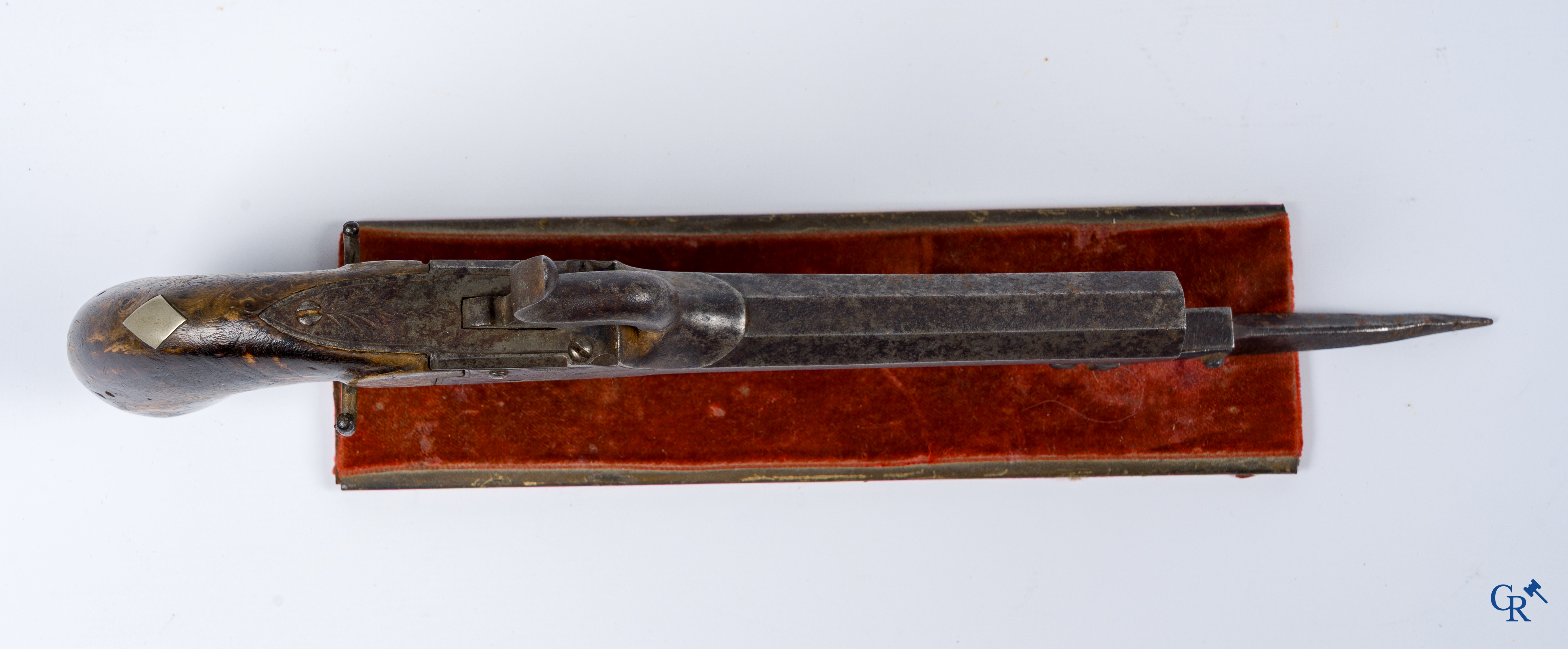 A lot of 4 antique percussion pistols. Early 19th century.