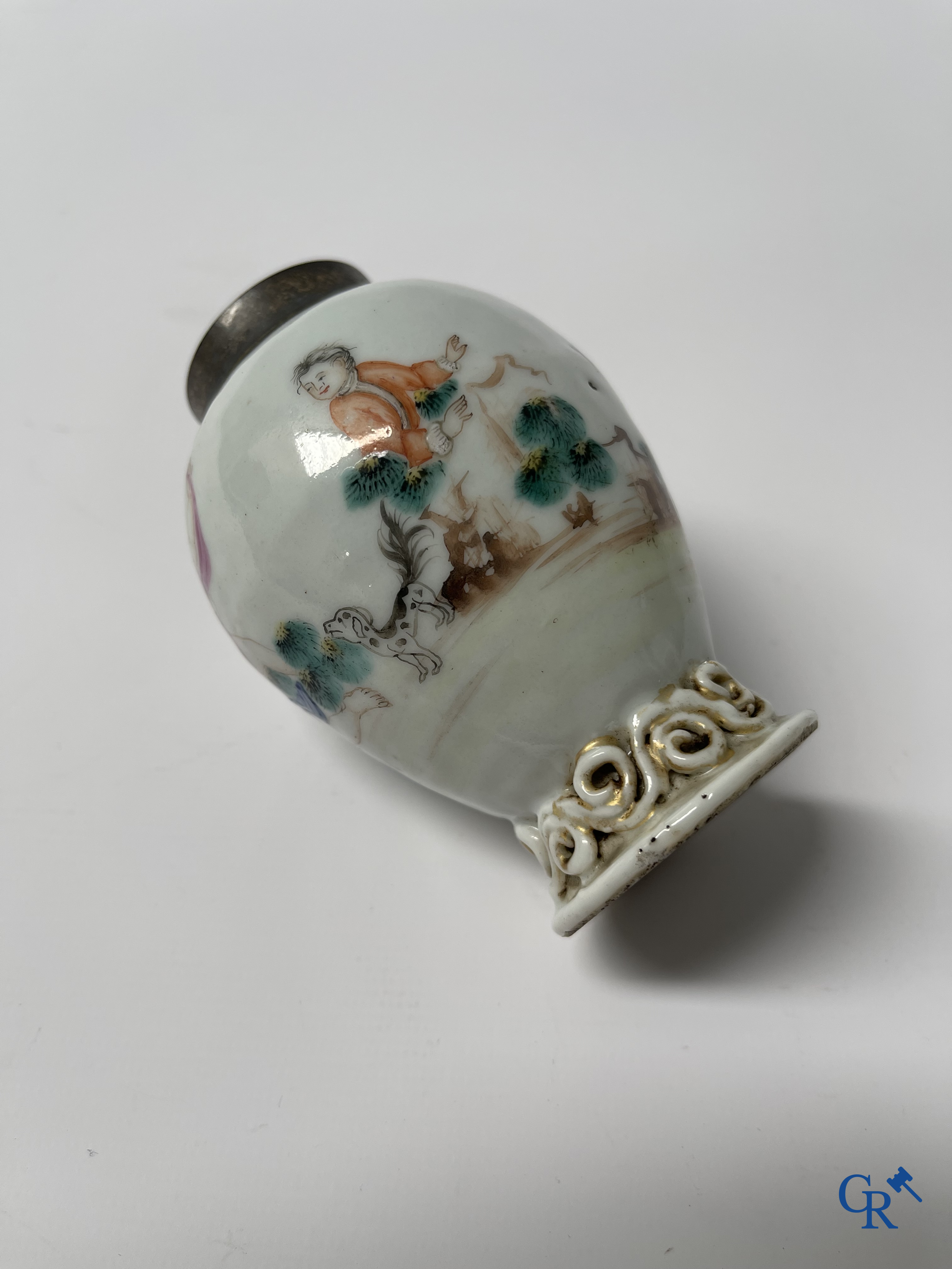 Asian Art, Chinese porcelain. A Chinese famille rose tea caddy with mounts. 18th century.