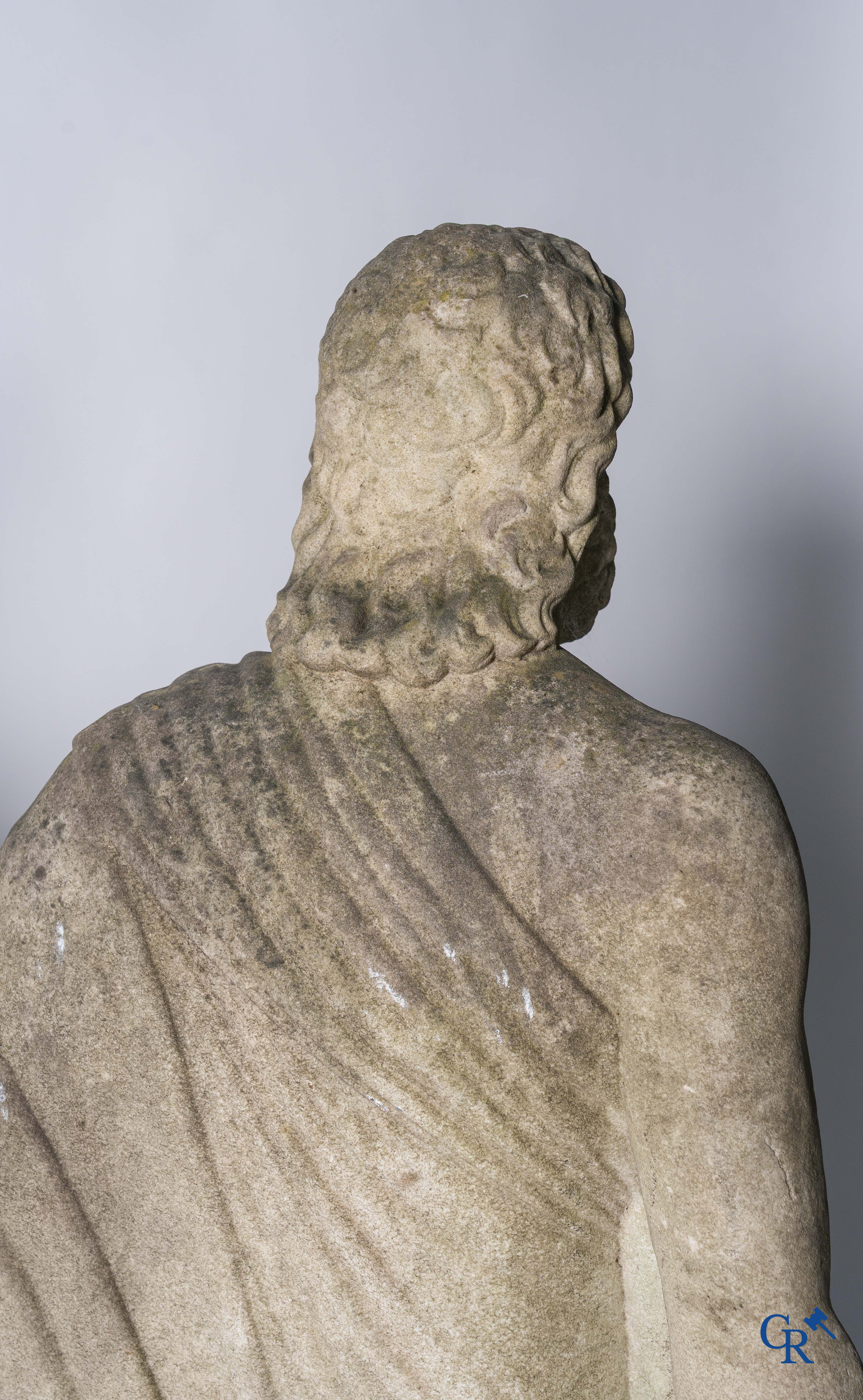 2 Imposing sculptures in carved marble. The Roman goddess Cerès and the Greek god Asklepios. Circa 1700-1750.