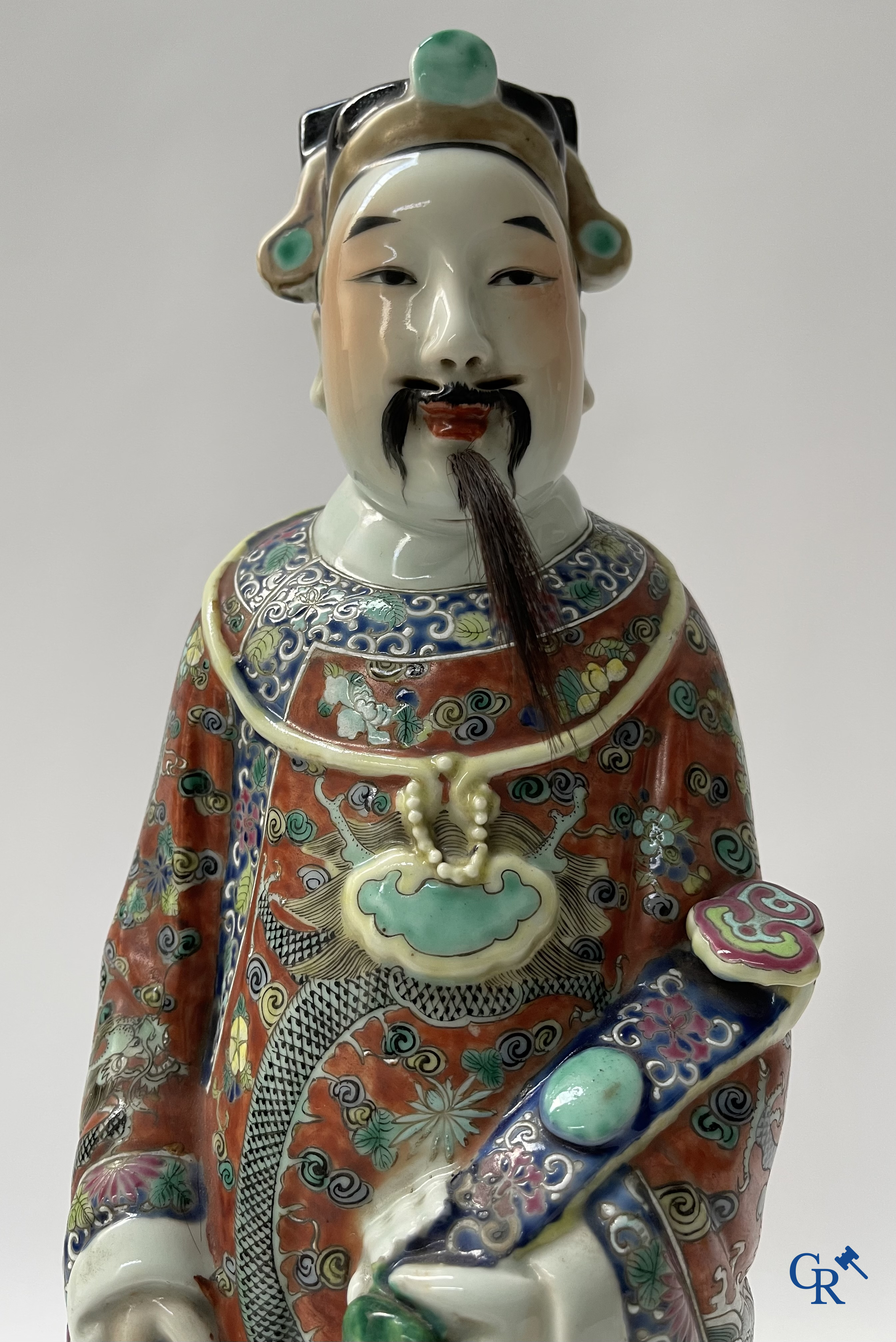 Art Asiatique, porcelaine chinoise. 3 figures d'immortels en porcelaine famille rose. 19ème siècle.