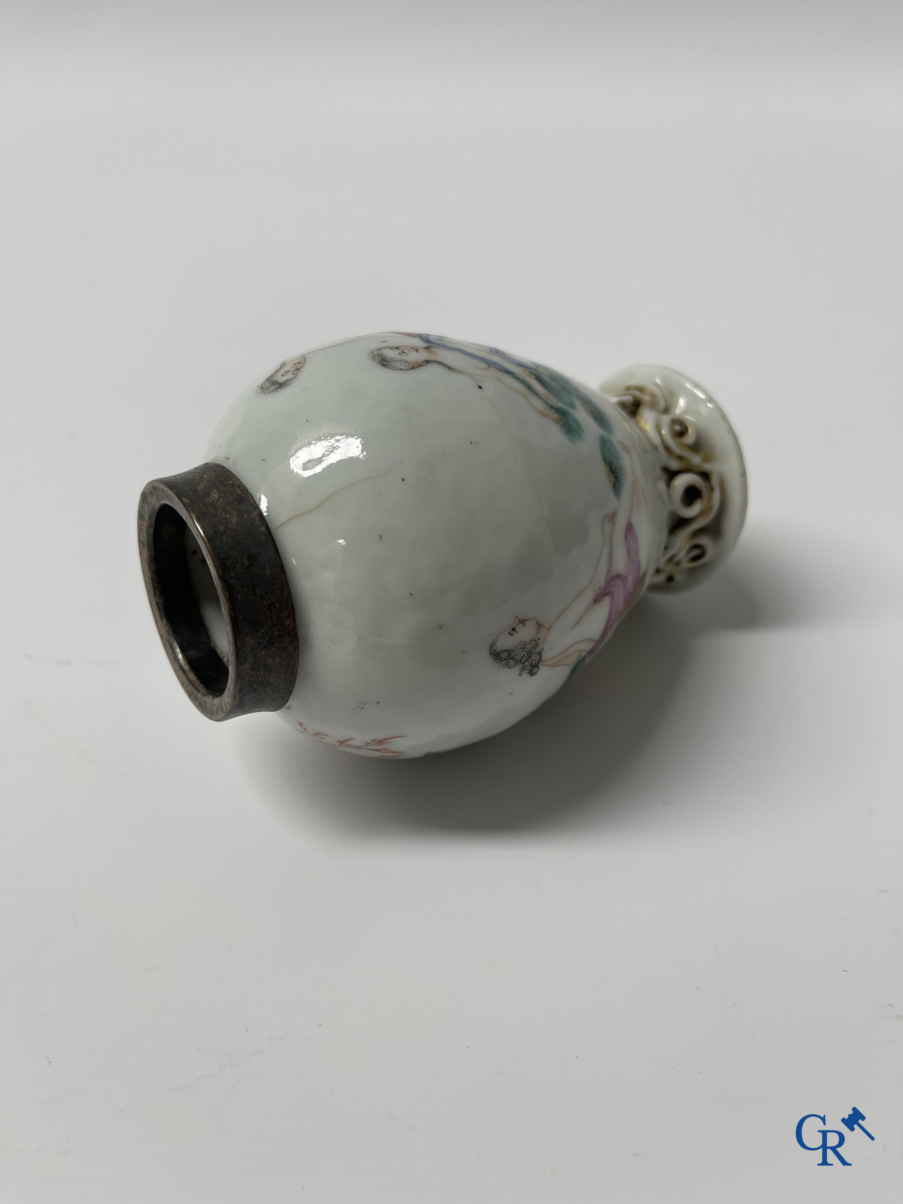 Asian Art, Chinese porcelain. A Chinese famille rose tea caddy with mounts. 18th century.