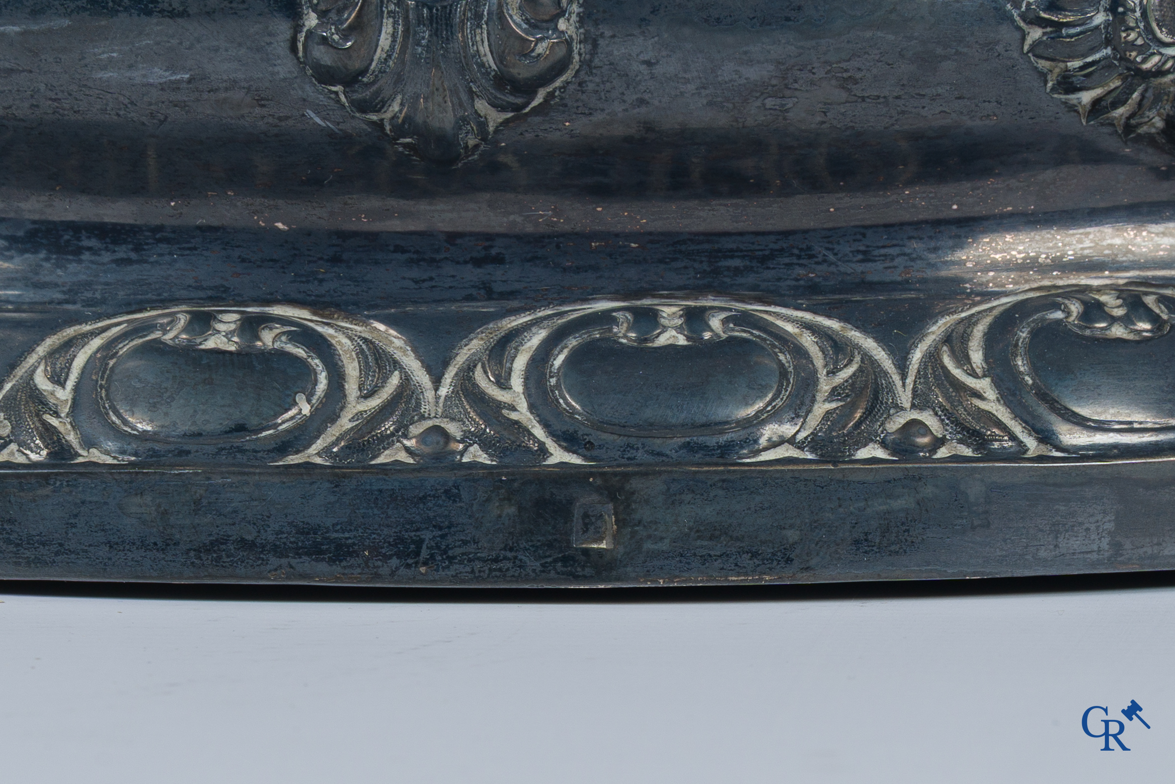 Religieuze objecten, een reliekhouder met stralenkrans in zilver en messing. Meerdere keurmerken, zilver 2de gehalte.