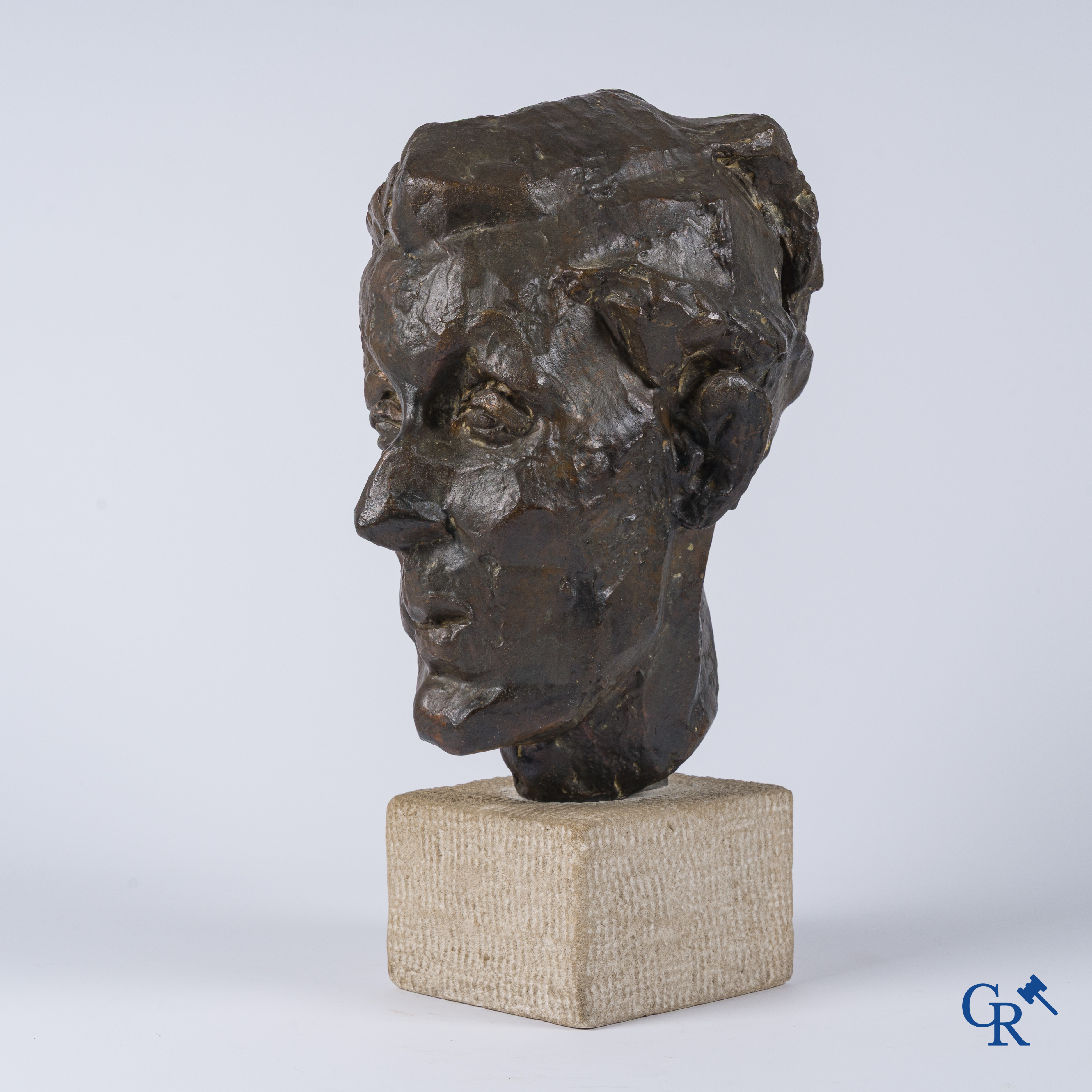 Oscar Jespers (1887-1970)(*) Portrait of the painter Walter Stevens. Bronze on limestone. 1916.