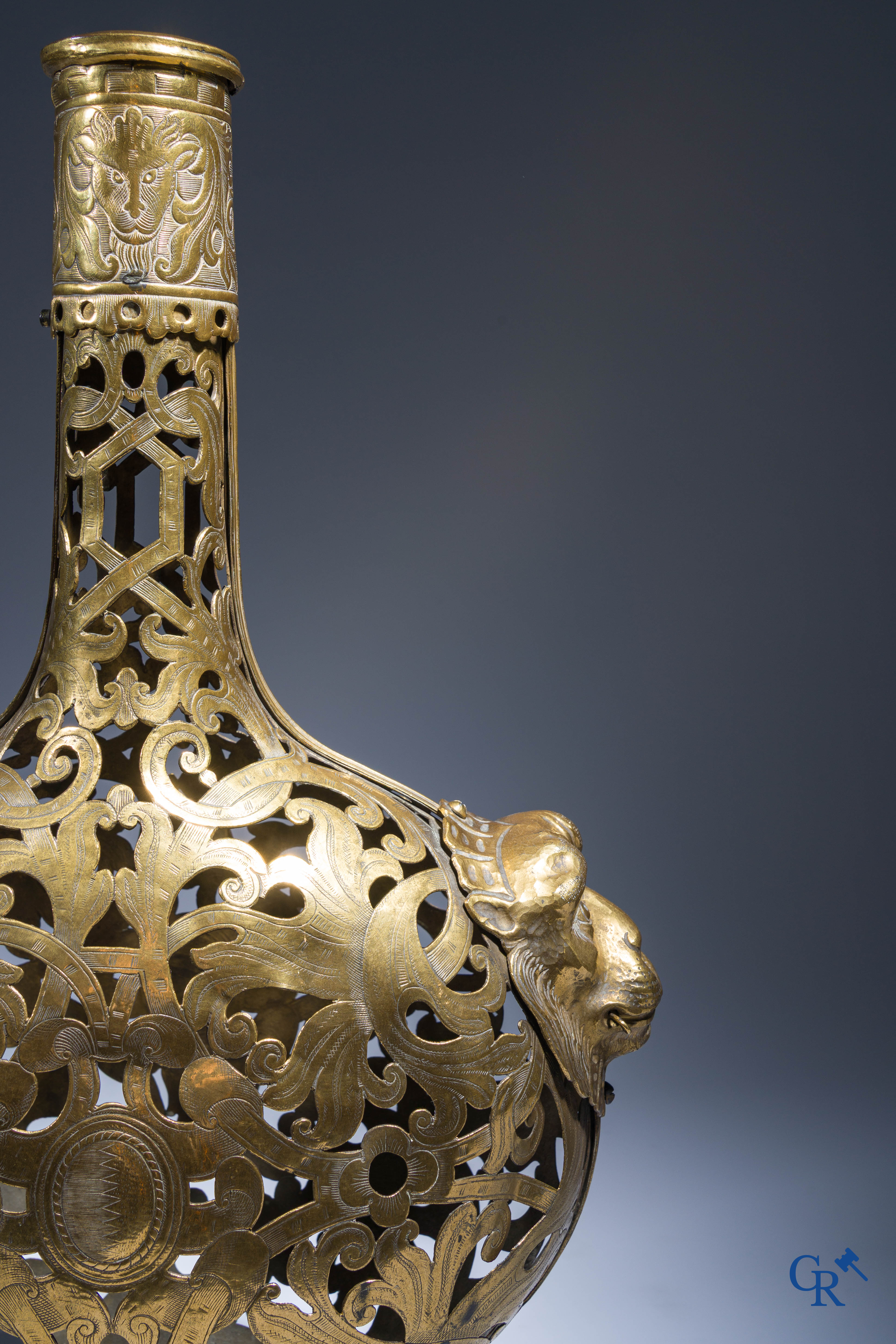 A Venetian pilgrim flask "Gourde de pelerin" in engraved and gilded copper. Late XVIth - Early XVIIth century.