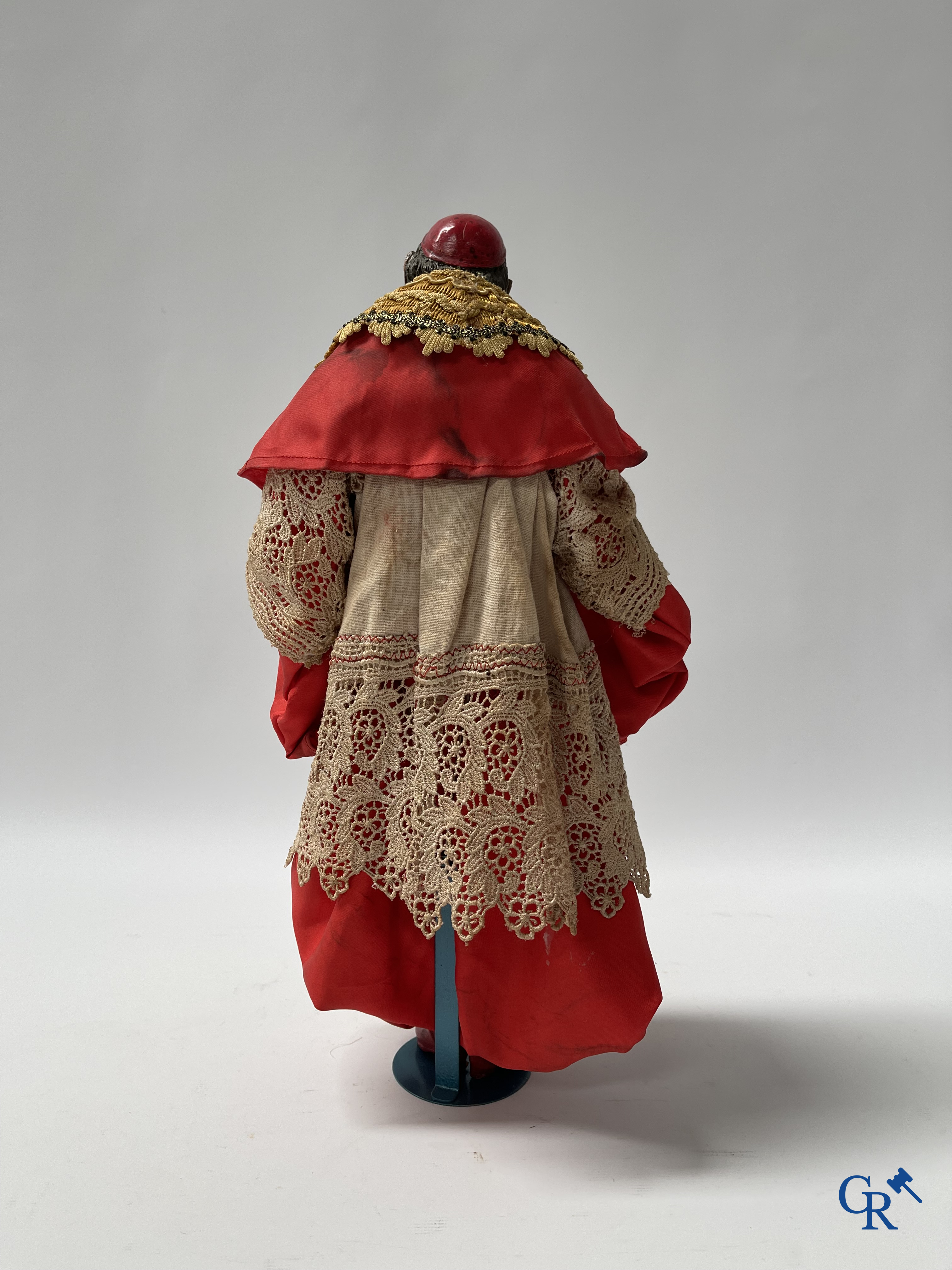 Religious objects, A pair of large Neapolitan santons with glass eyes. 19th century.