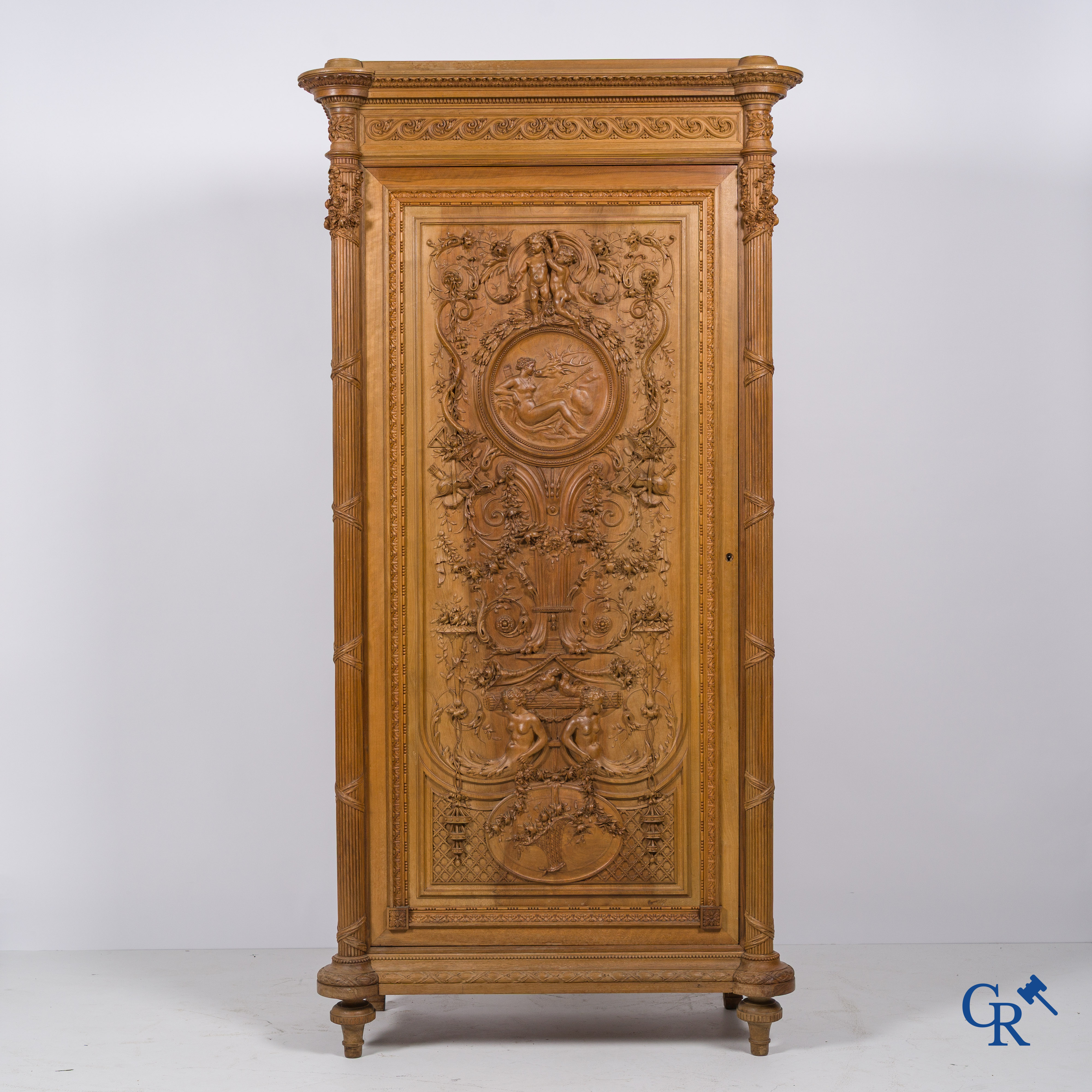 Cazanave Frères à Carcassonne. A rich and finely carved piece of furniture in LXVI style.