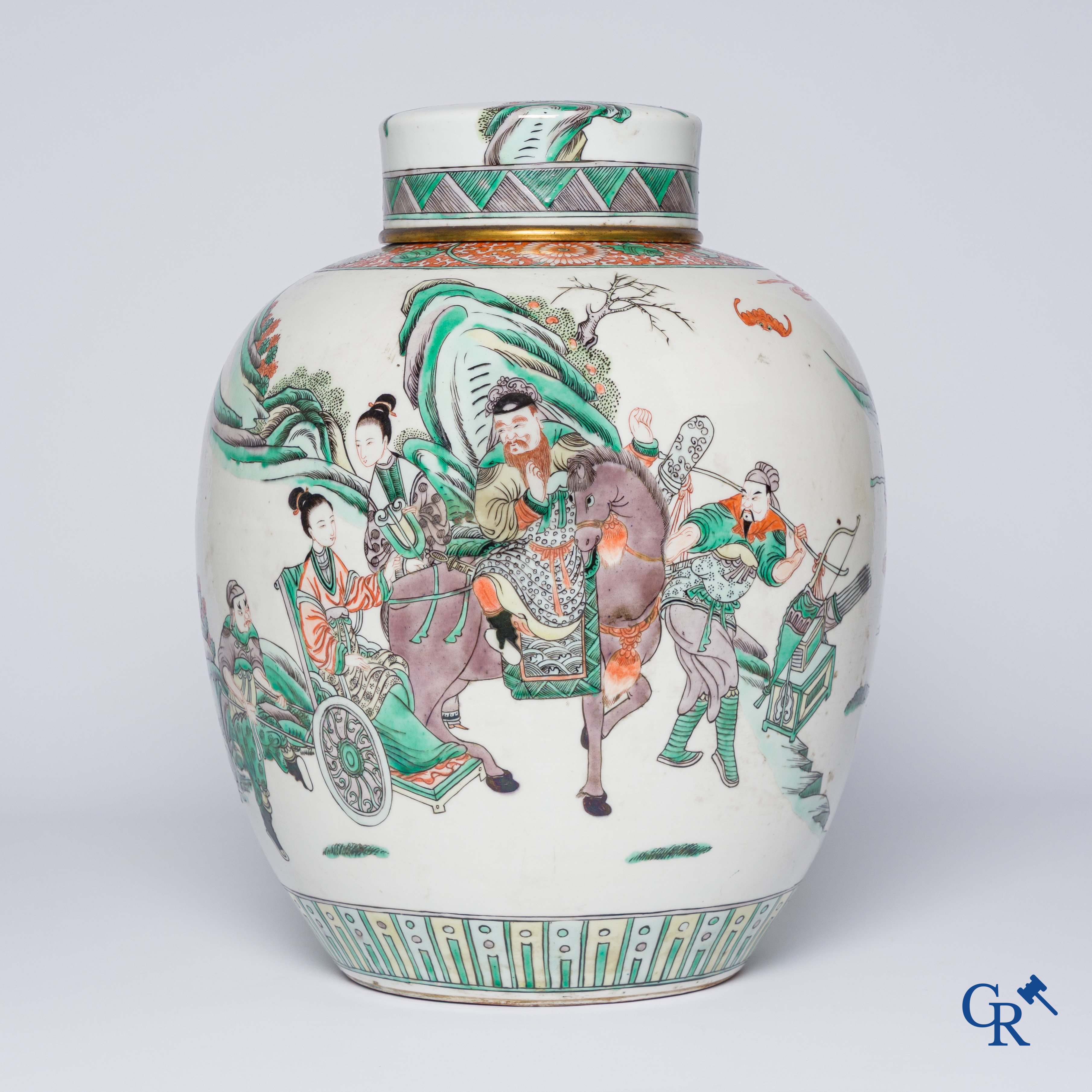 Asian Art, Chinese porcelain. A large Chinese potiche in polychrome Famille Verte porcelain. Kangxi 4 character mark.