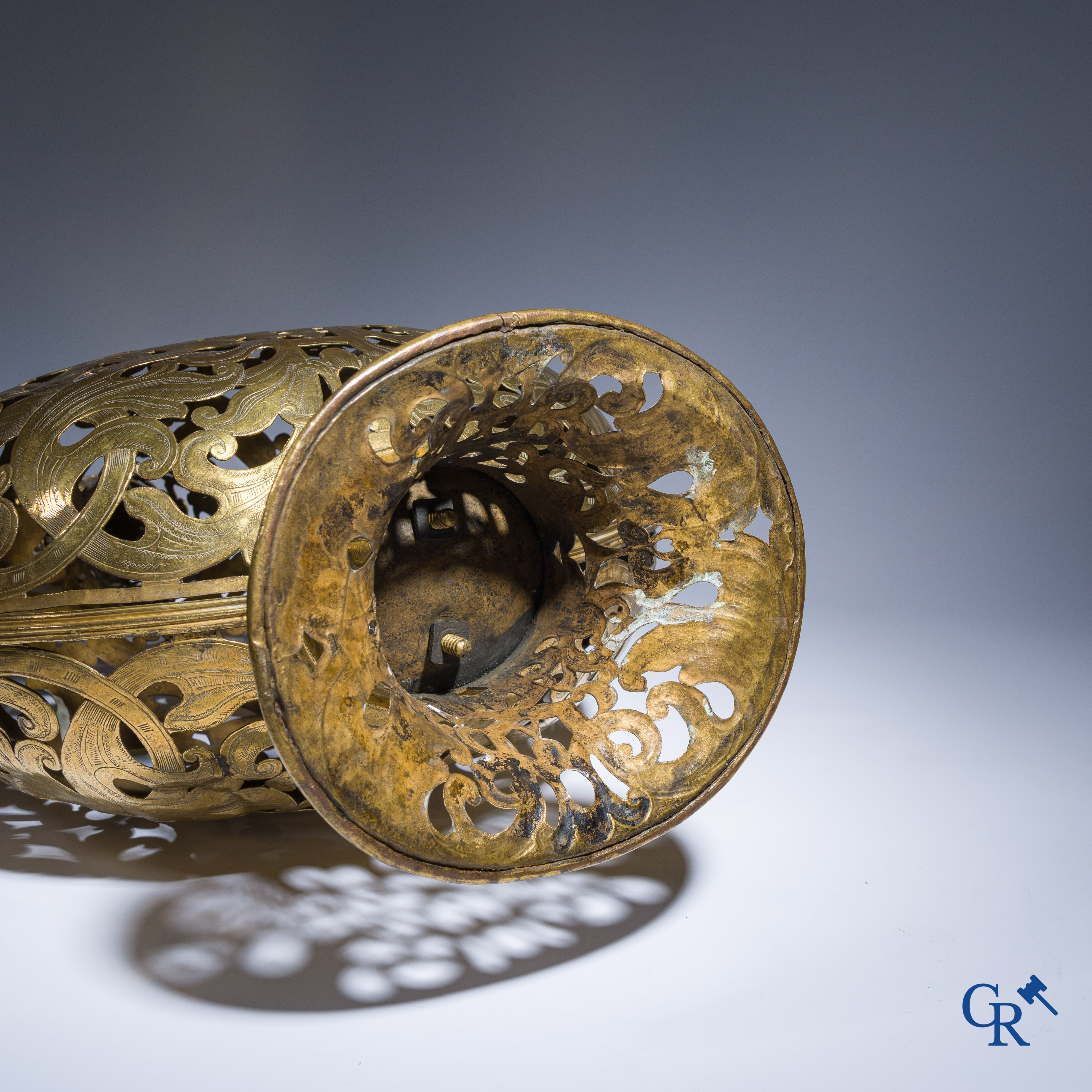 A Venetian pilgrim flask "Gourde de pelerin" in engraved and gilded copper. Late XVIth - Early XVIIth century.