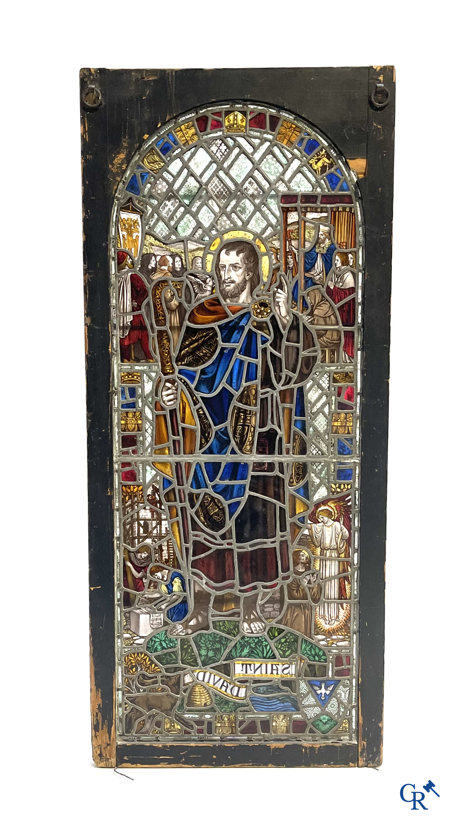 Religieuze objecten, een uitzonderlijk brandglas in lood met afbeelding van Saint David. 19e eeuw.