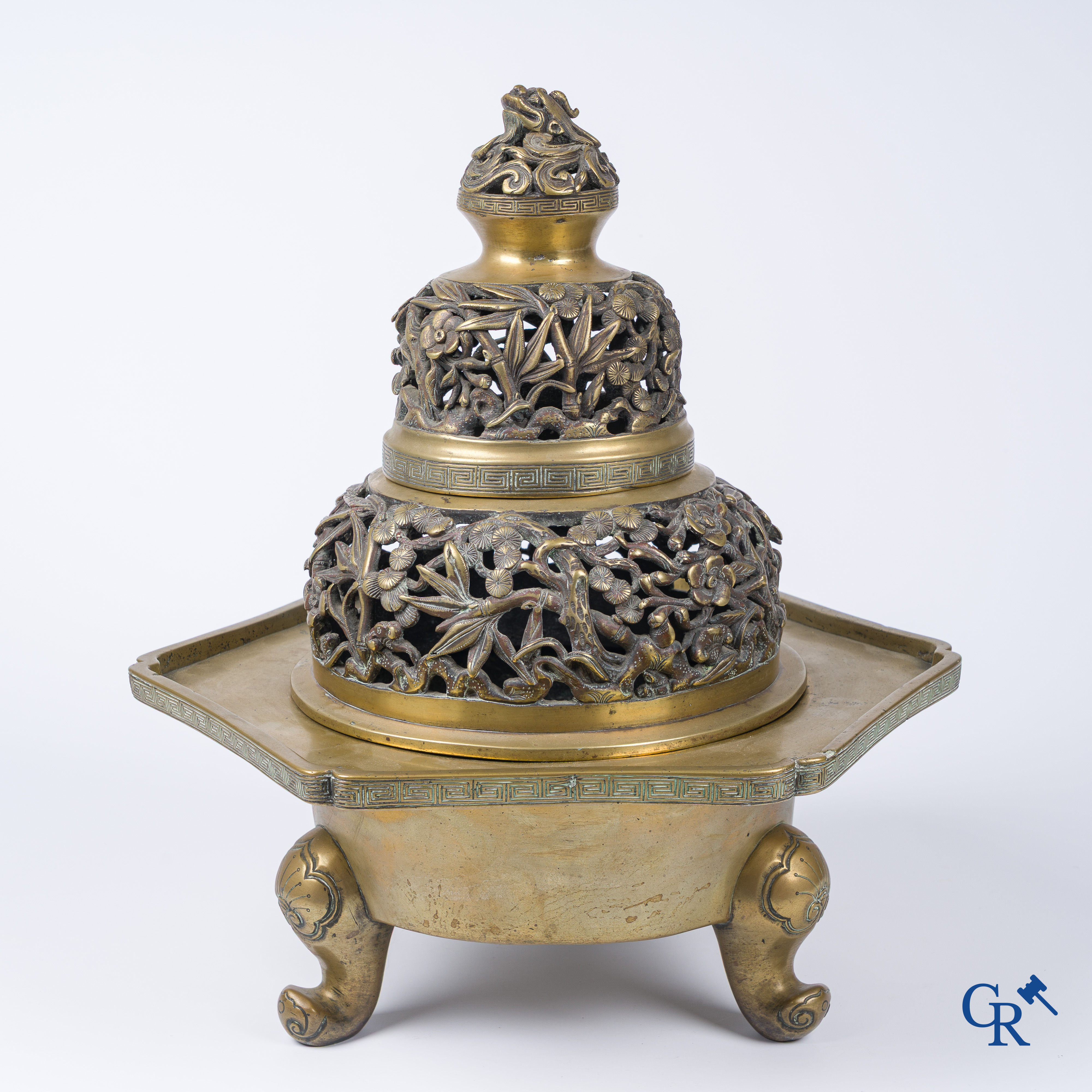 Asian Art. A large 3-legged and decorated bronze incense burner. China 18th-19th century.