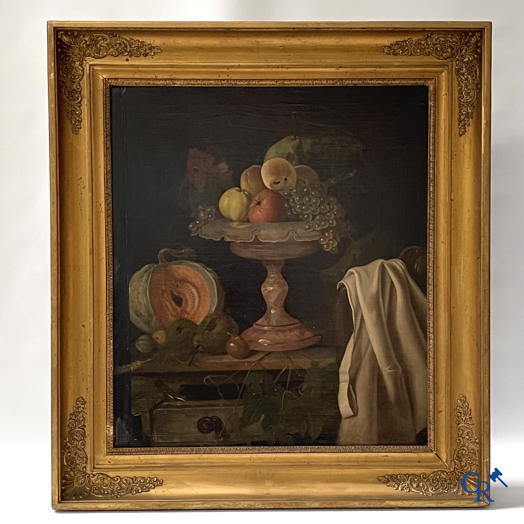 Schilderij, Stilleven met fruit in een vergulde empire lijst. Olie op doek. 19de eeuw.