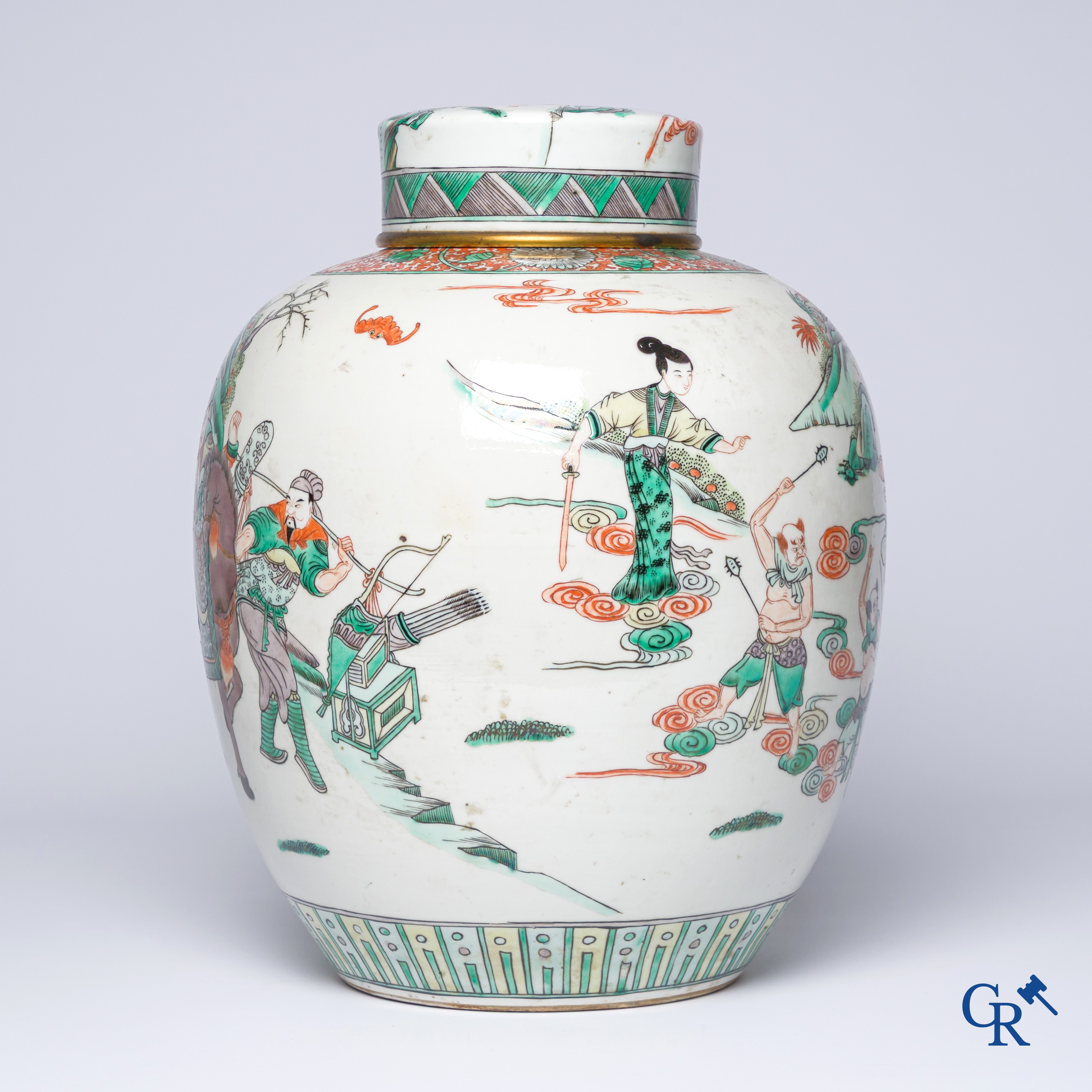 Asian Art, Chinese porcelain. A large Chinese potiche in polychrome Famille Verte porcelain. Kangxi 4 character mark.