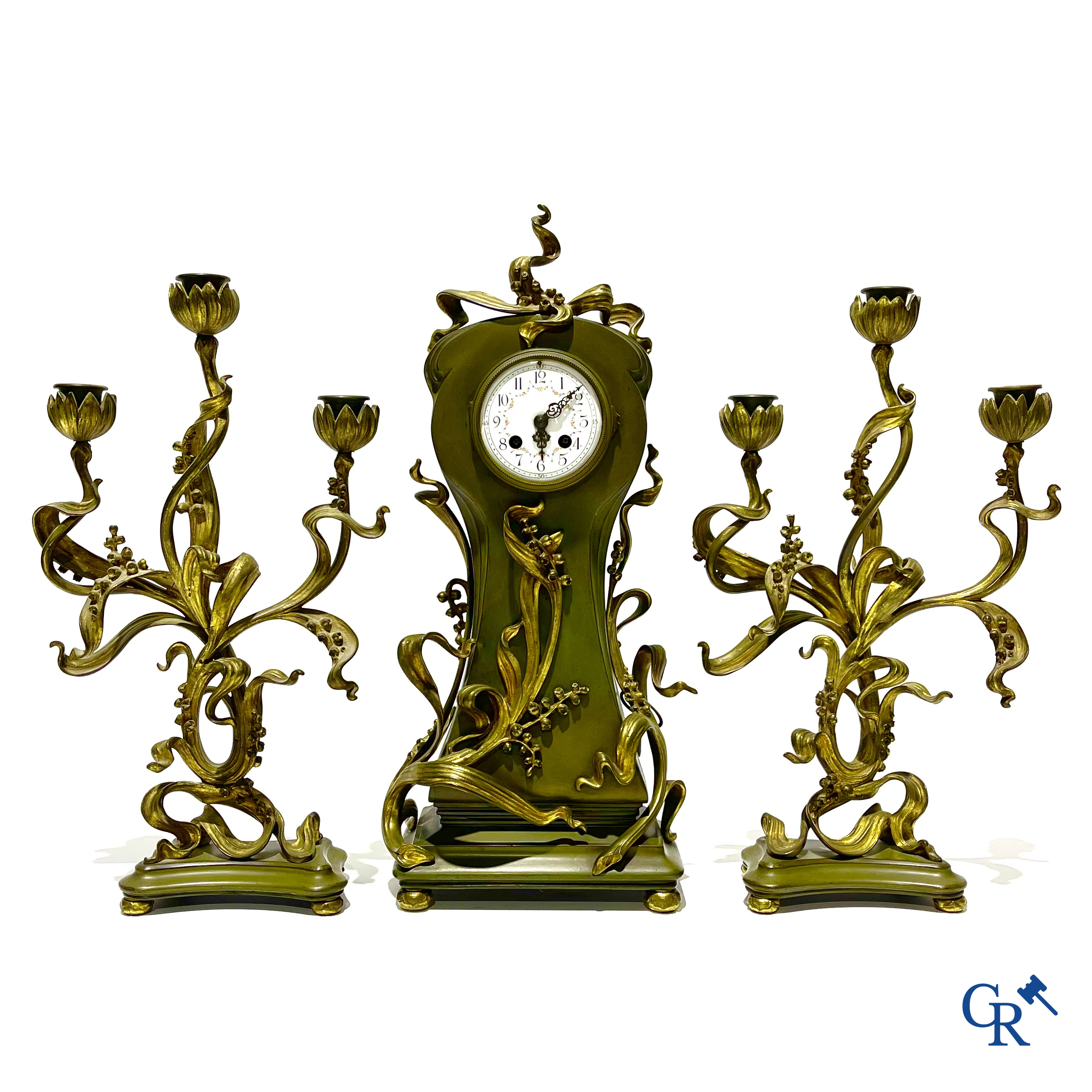 Art Nouveau, een 3-delige bronzen schouwgarnituur in Jugendstil. Circa 1900.