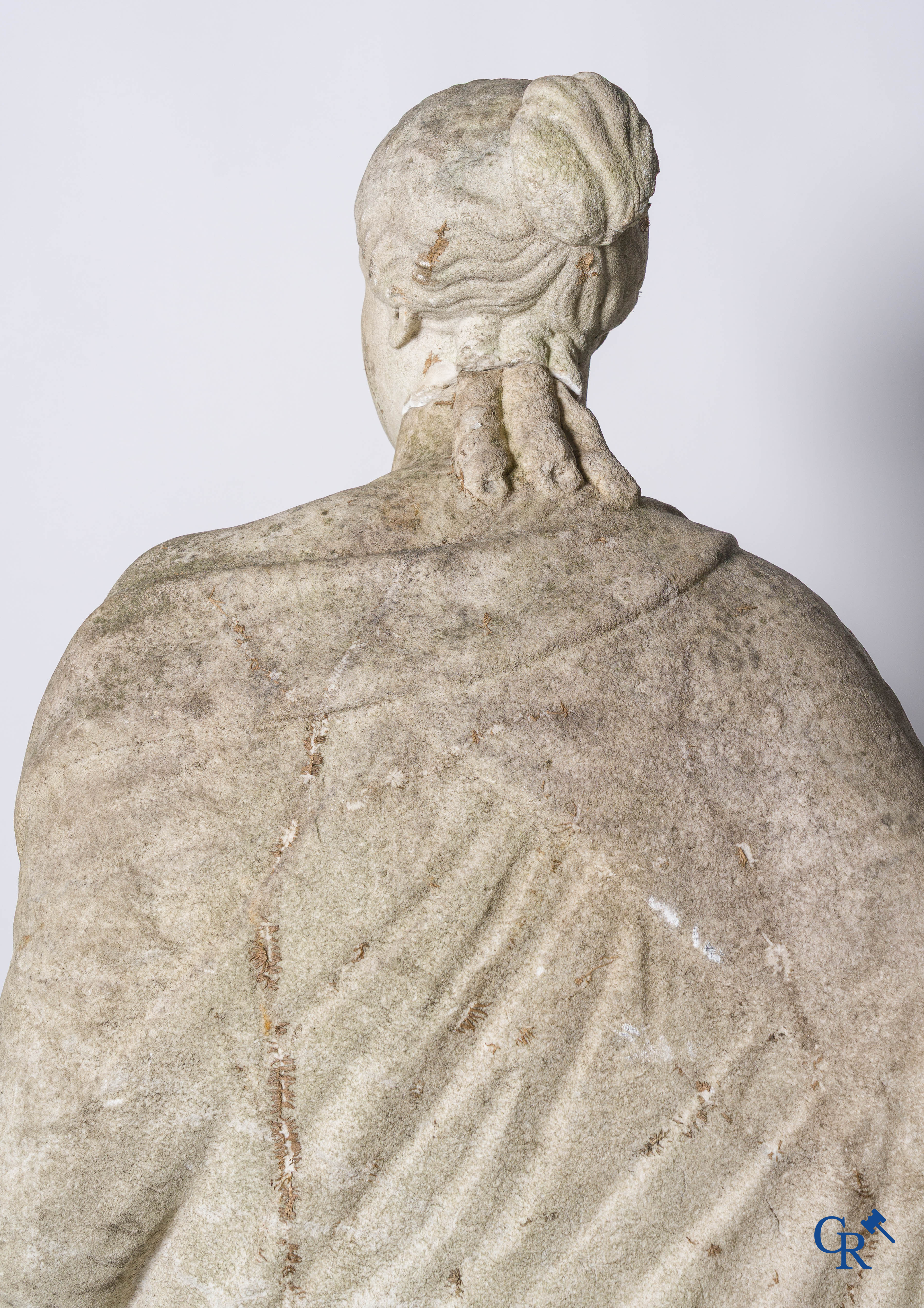 2 Imposing sculptures in carved marble. The Roman goddess Cerès and the Greek god Asklepios. Circa 1700-1750.