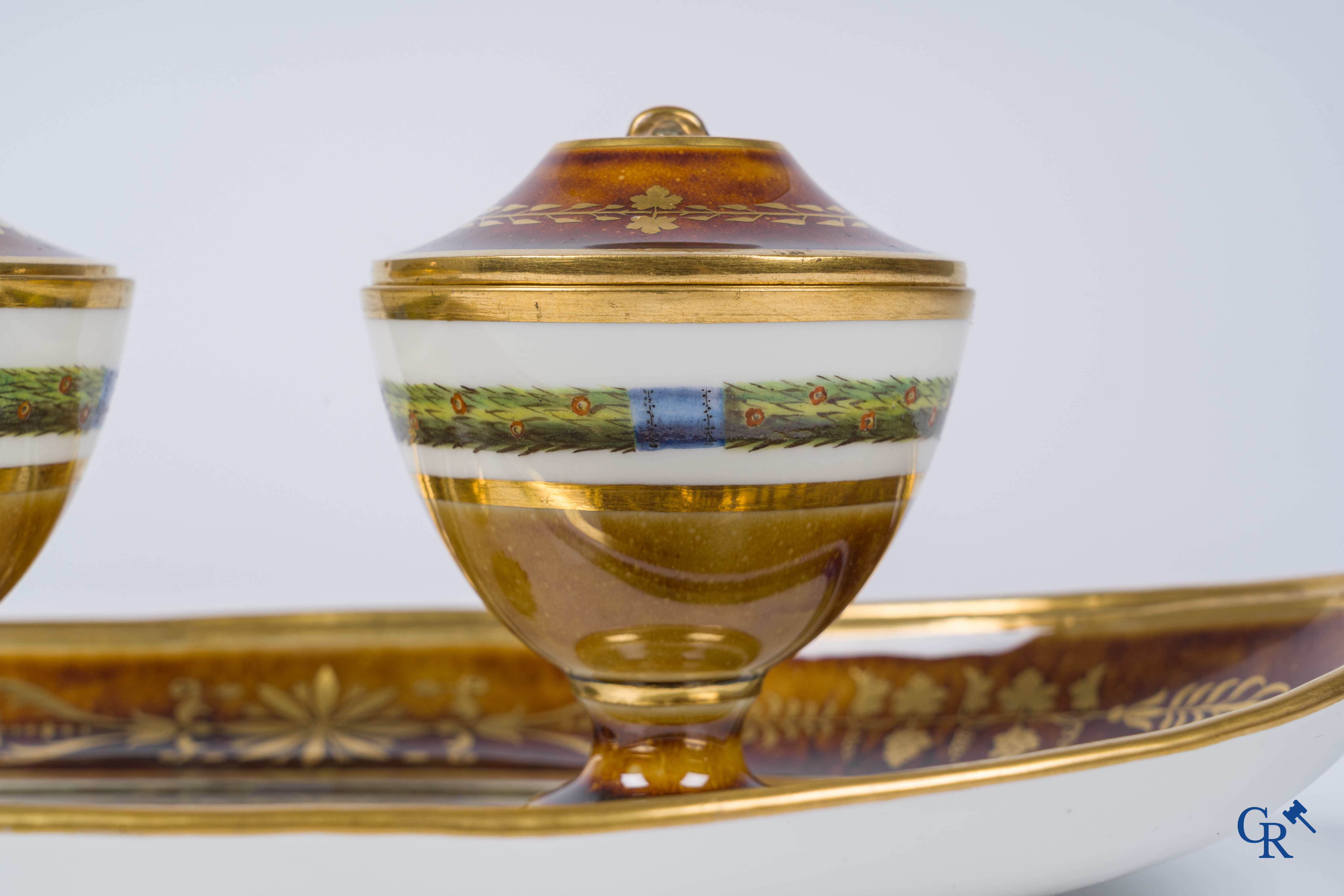 Manufacture nationale de Sèvres. Oval Sèvres tortoiseshell-ground form piece. Consulate, circa 1802.