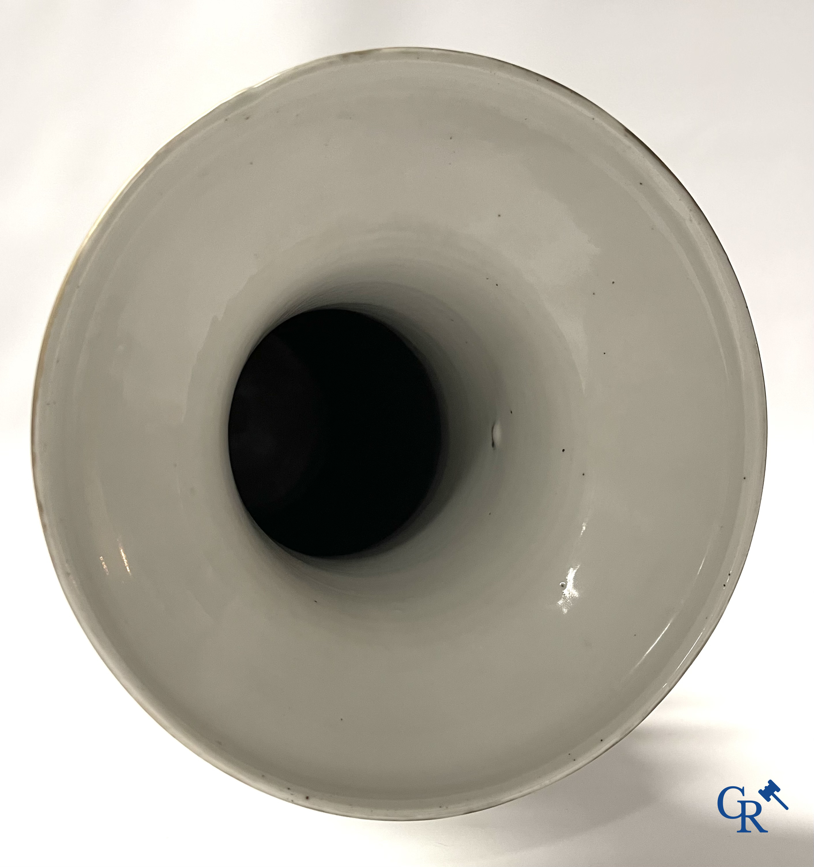 Asian Art, 2 Chinese famille rose vases decorated with antiques and a calligraphic text. 19th century.