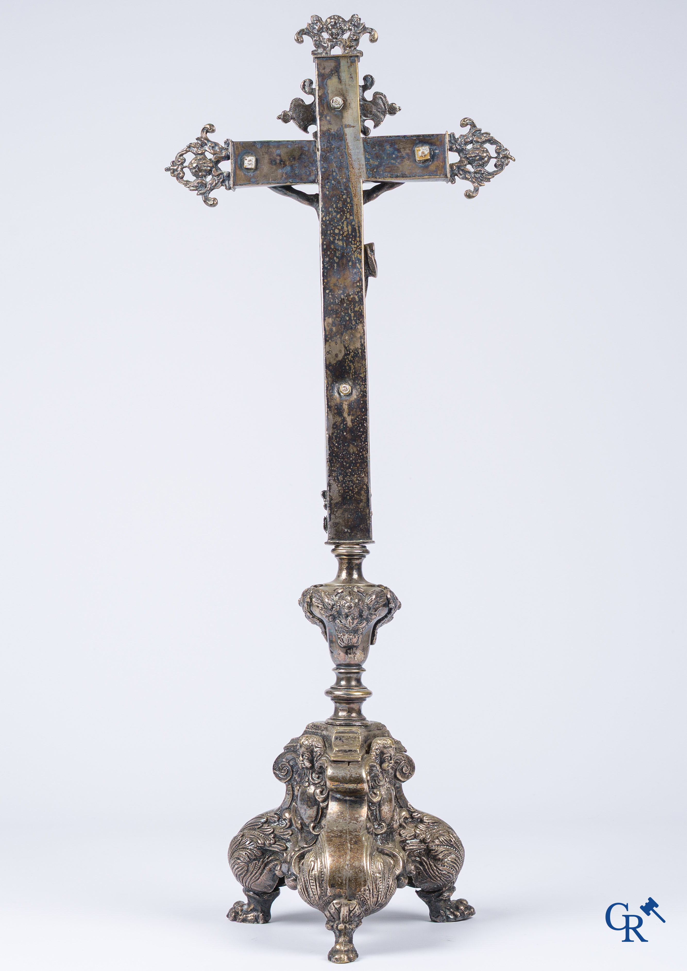 Religious objects. A large silver-plated bronze crucifix. Baroque, 17th-18th century.