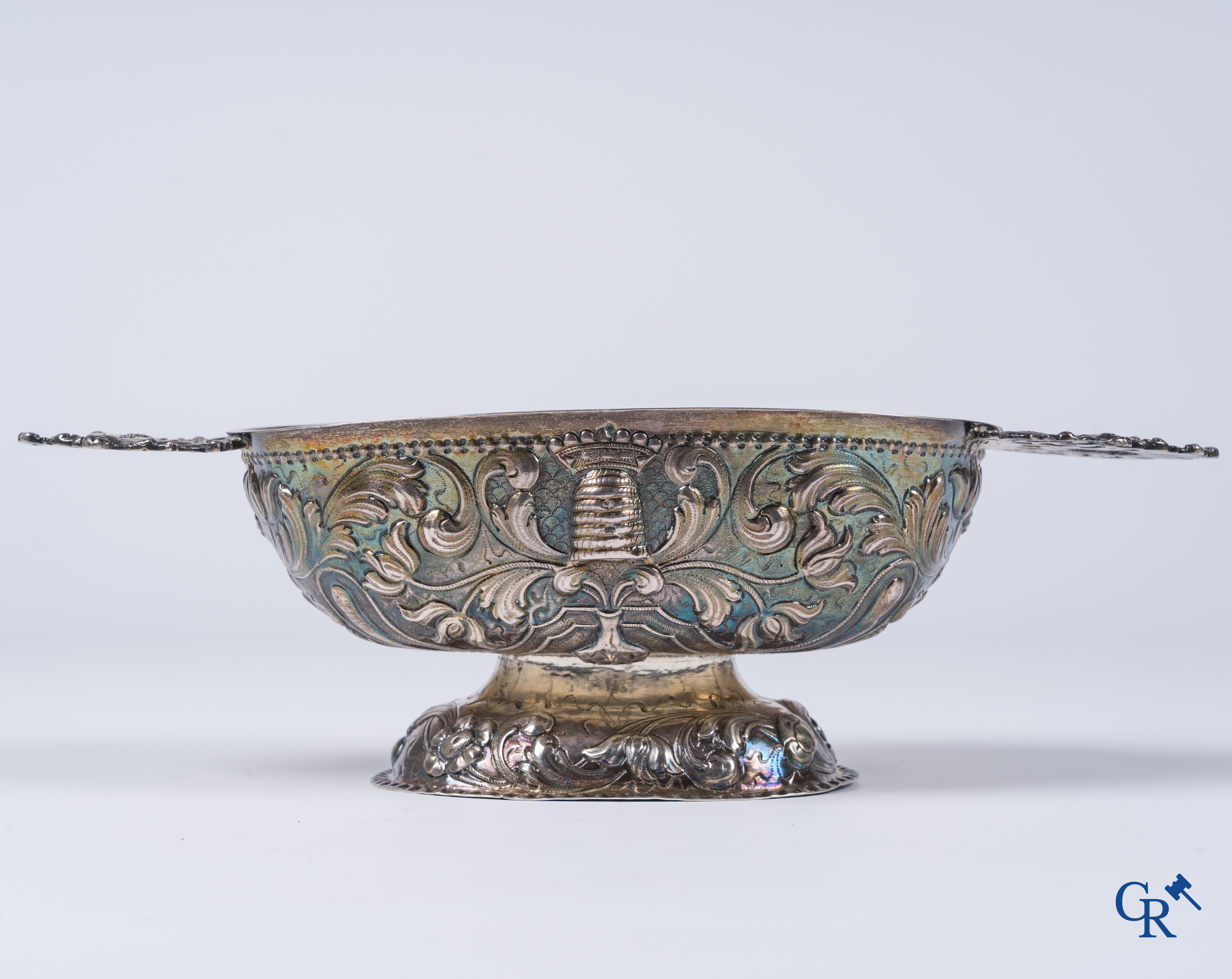 Silver brandy bowl. Dated 1742, various hallmarks. Weight: 233 gr.