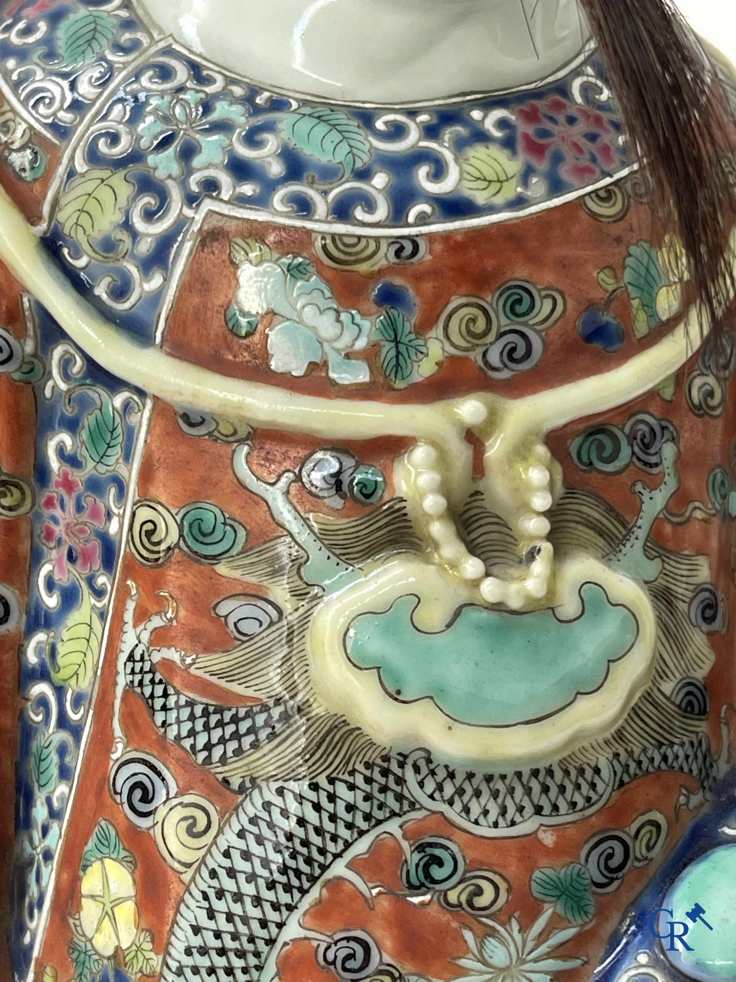 Art Asiatique, porcelaine chinoise. 3 figures d'immortels en porcelaine famille rose. 19ème siècle.