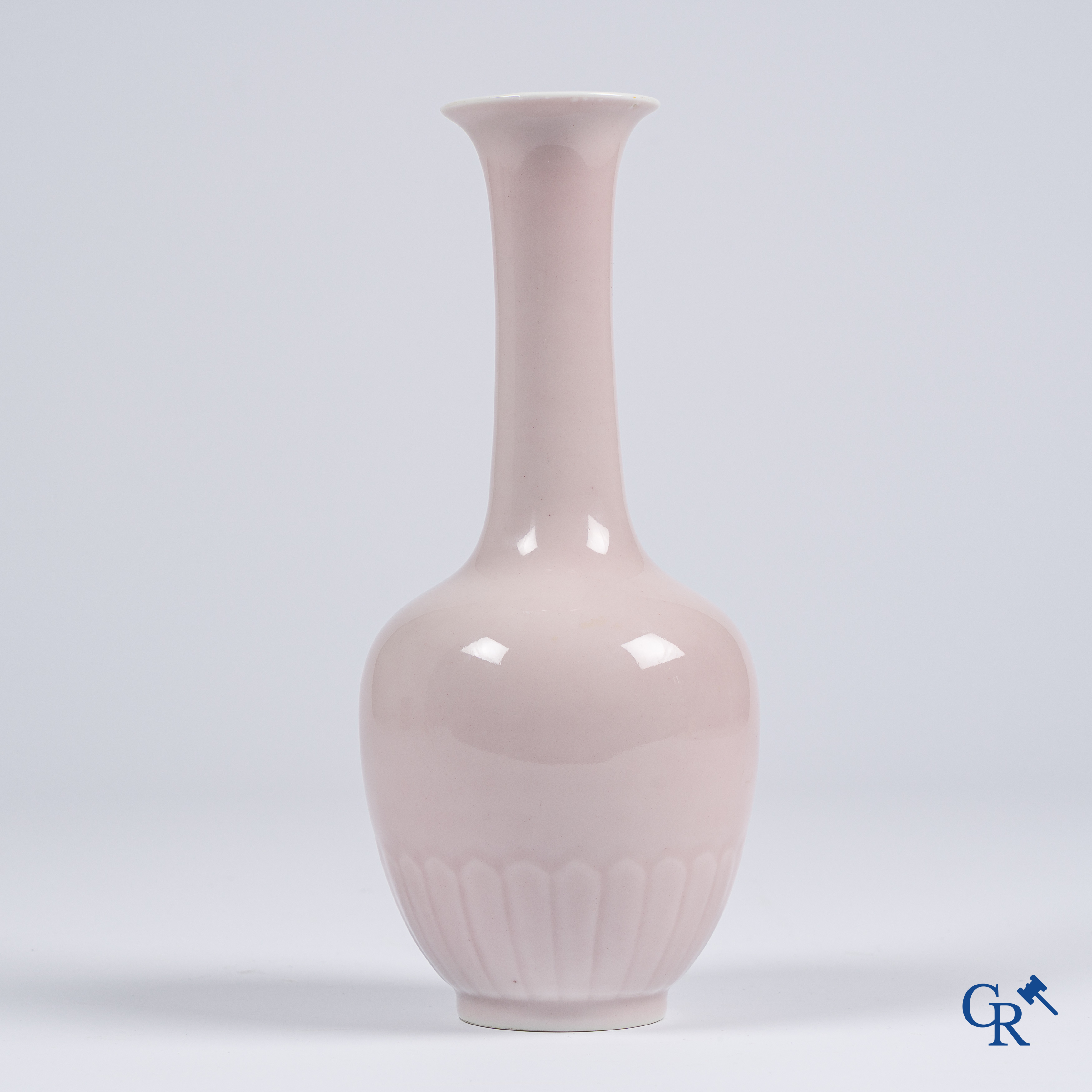 Asian Art, Chinese porcelain, a fine monochrome glazed Chinese vase. Kangxi mark. 19th century.