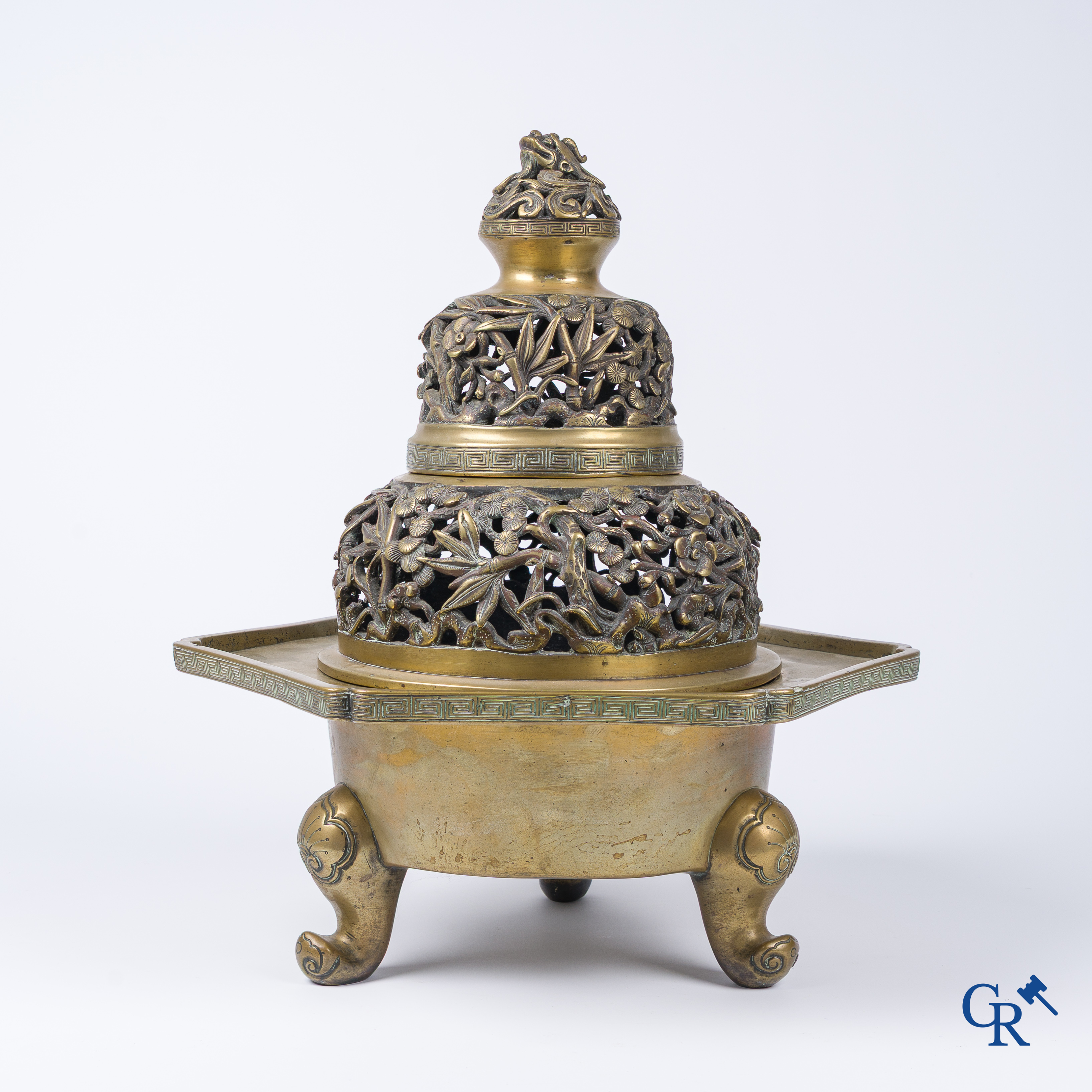 Asian Art. A large 3-legged and decorated bronze incense burner. China 18th-19th century.