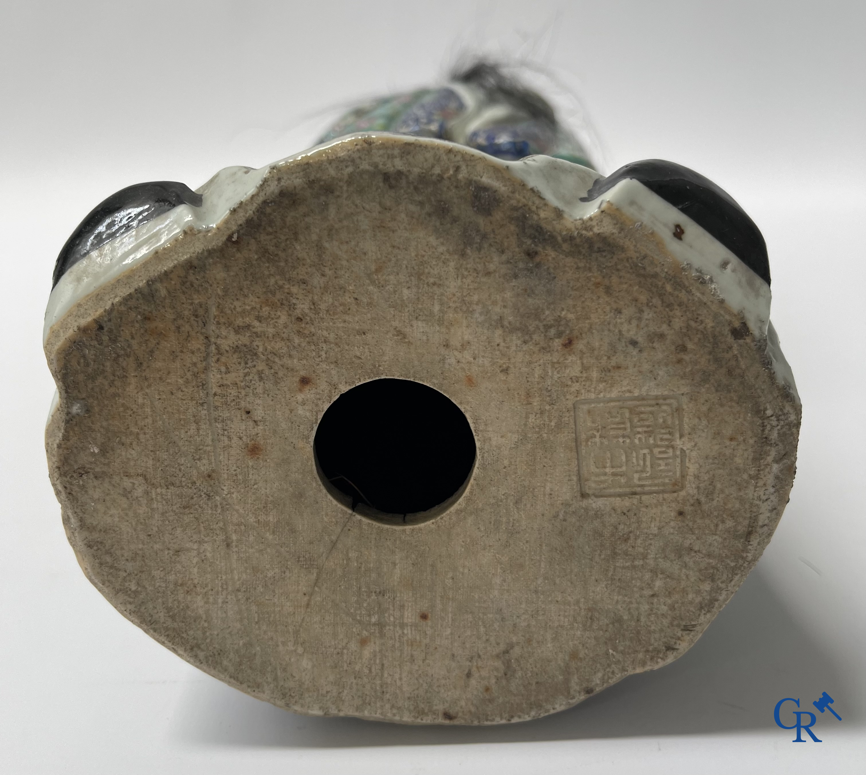 Art Asiatique, porcelaine chinoise. 3 figures d'immortels en porcelaine famille rose. 19ème siècle.