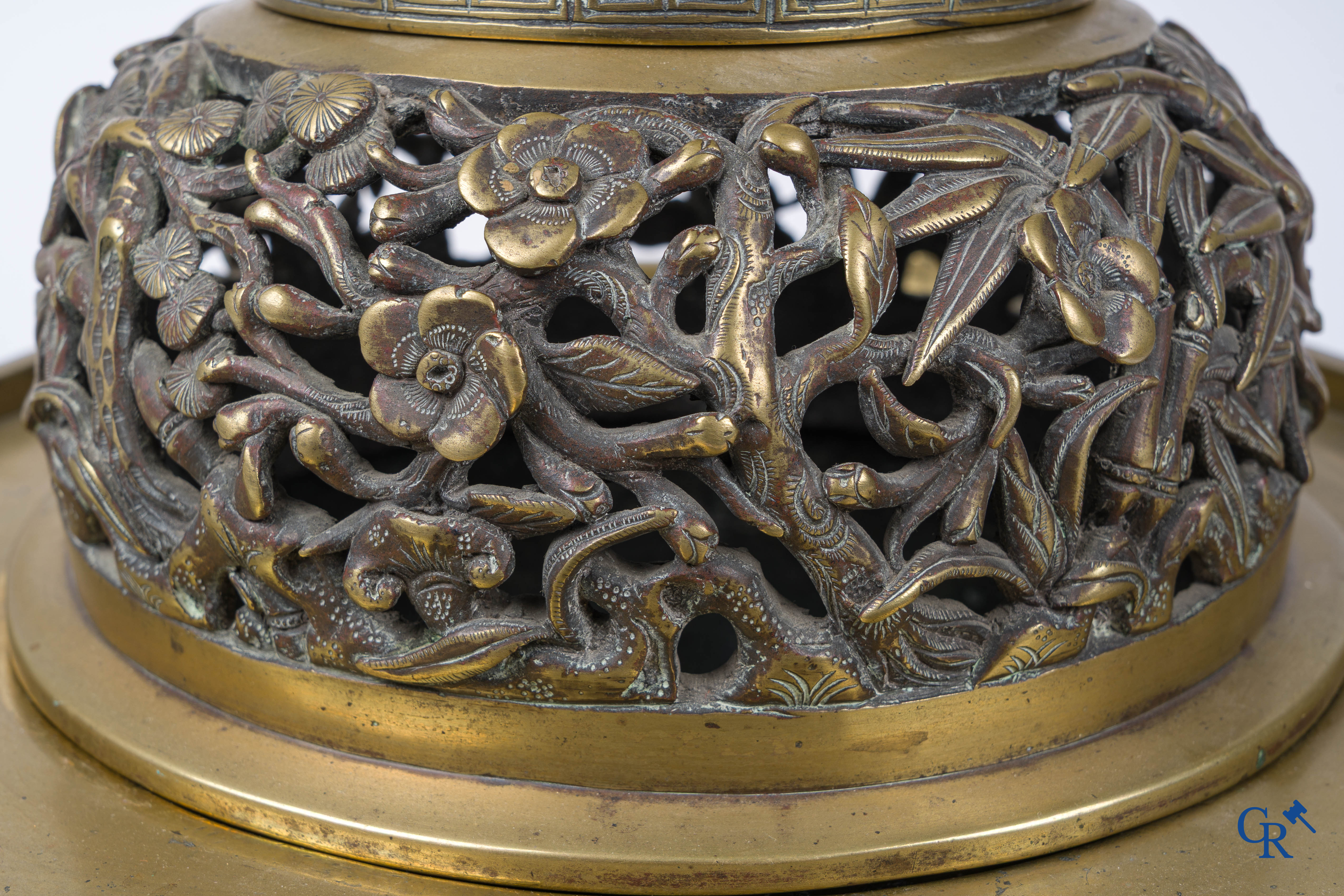Asian Art. A large 3-legged and decorated bronze incense burner. China 18th-19th century.