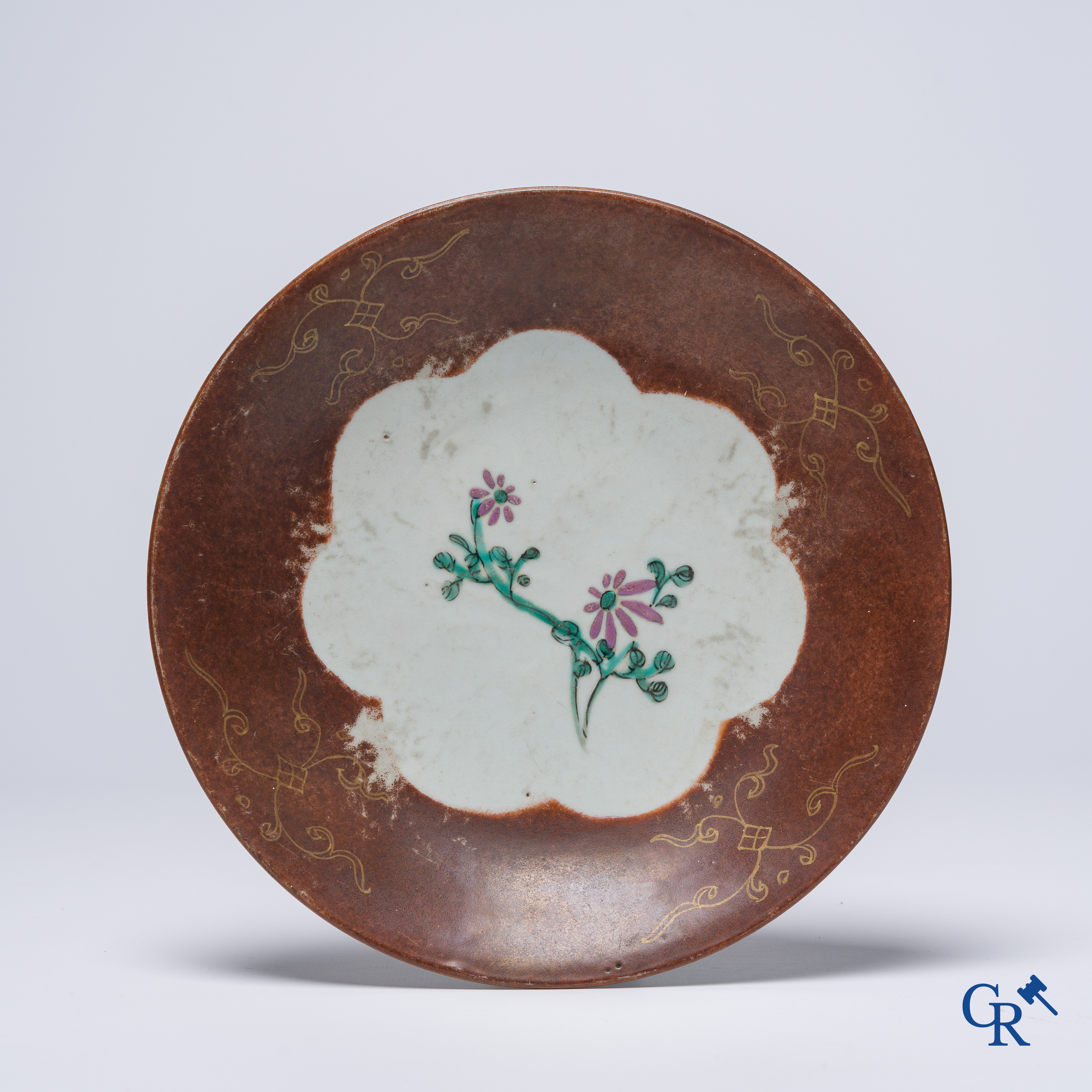 Asian Art, Chinese porcelain. A large Chinese "café au lait" bowl and saucer. 4 cups with saucers attached.