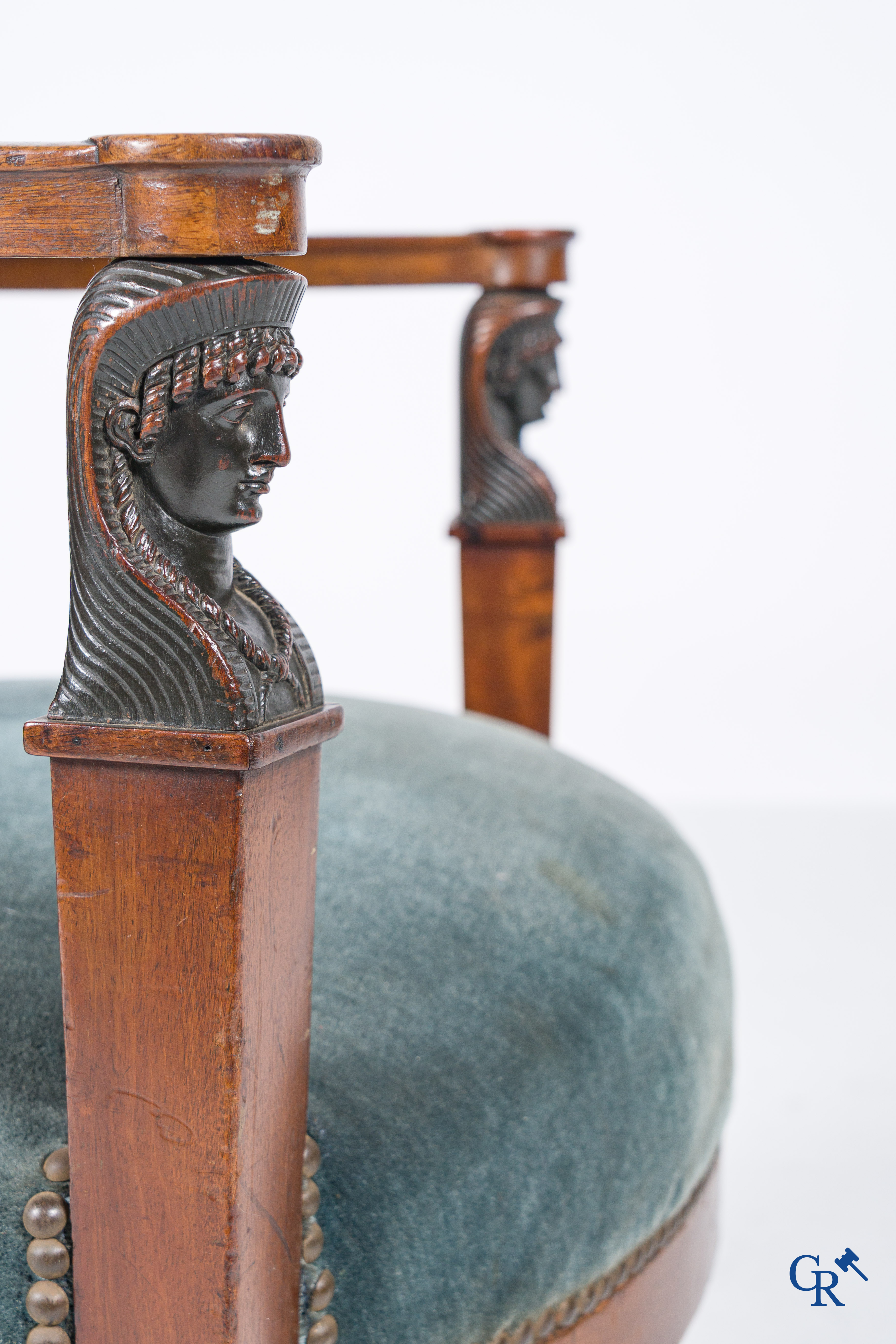 Empire. An office chair in mahogany, Retour d'Egypt style. Empire period, circa 1815.