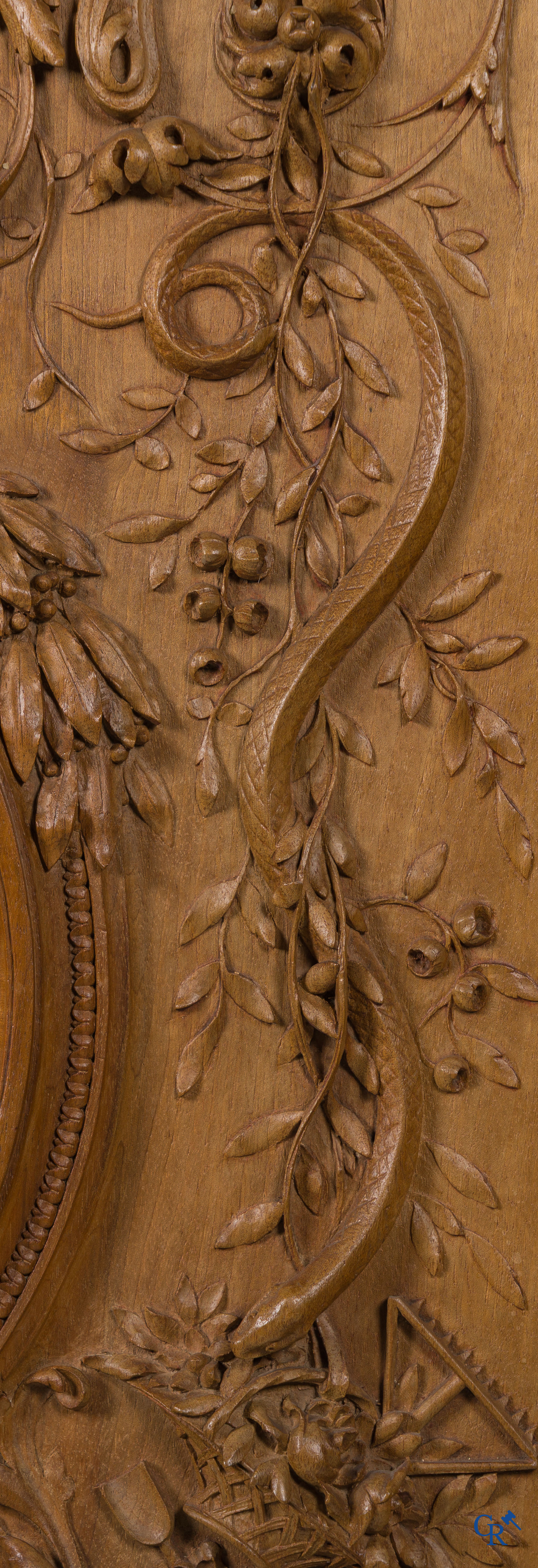Cazanave Frères à Carcassonne. A rich and finely carved piece of furniture in LXVI style.