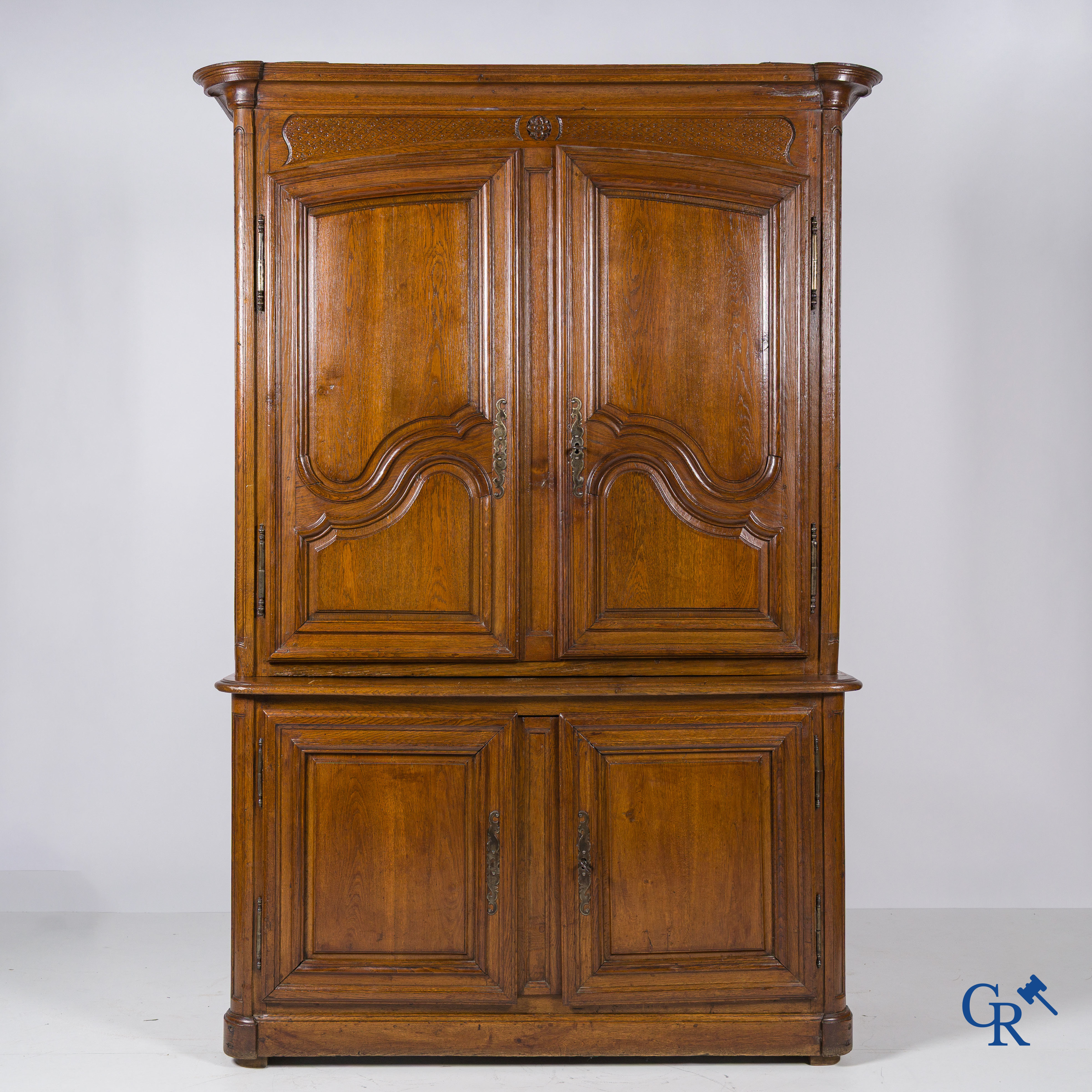 Oak deux-corps furniture with beautiful patina. 18th century.