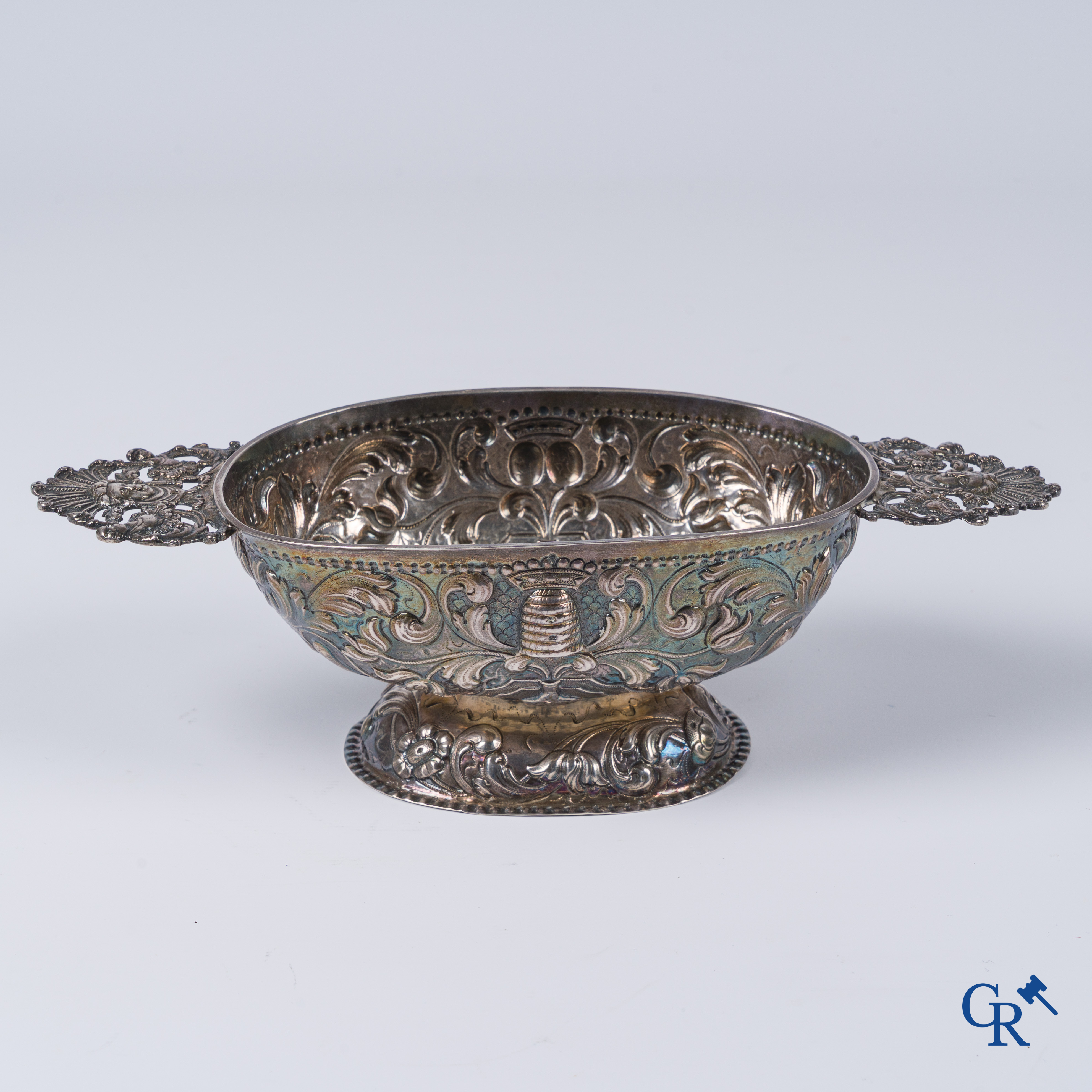 Silver brandy bowl. Dated 1742, various hallmarks. Weight: 233 gr.