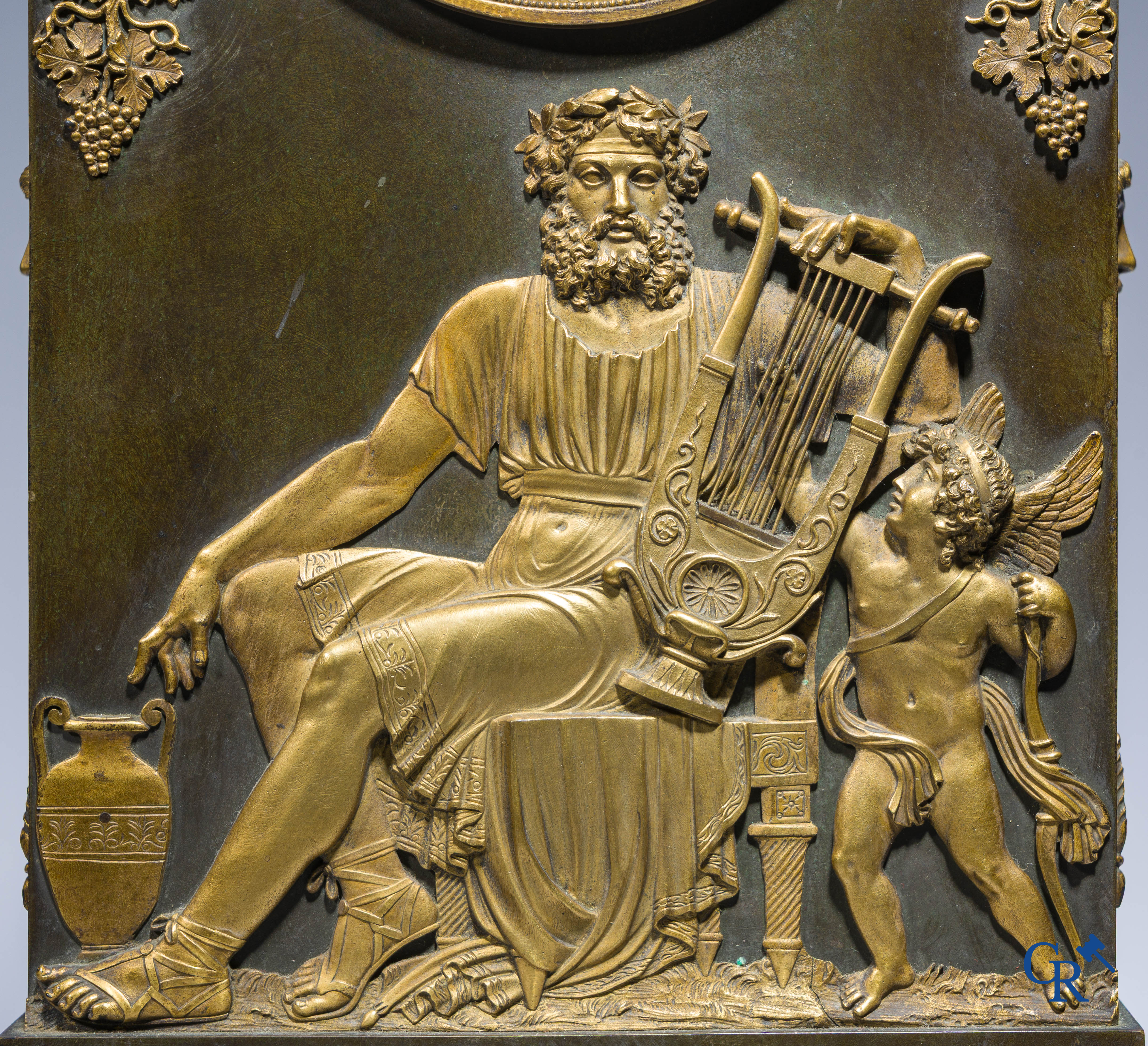 Claude Galle, Rue Vivienne à Paris. Pendule borne "Anacréon" en bronze doré et patiné. Empire, vers 1806.