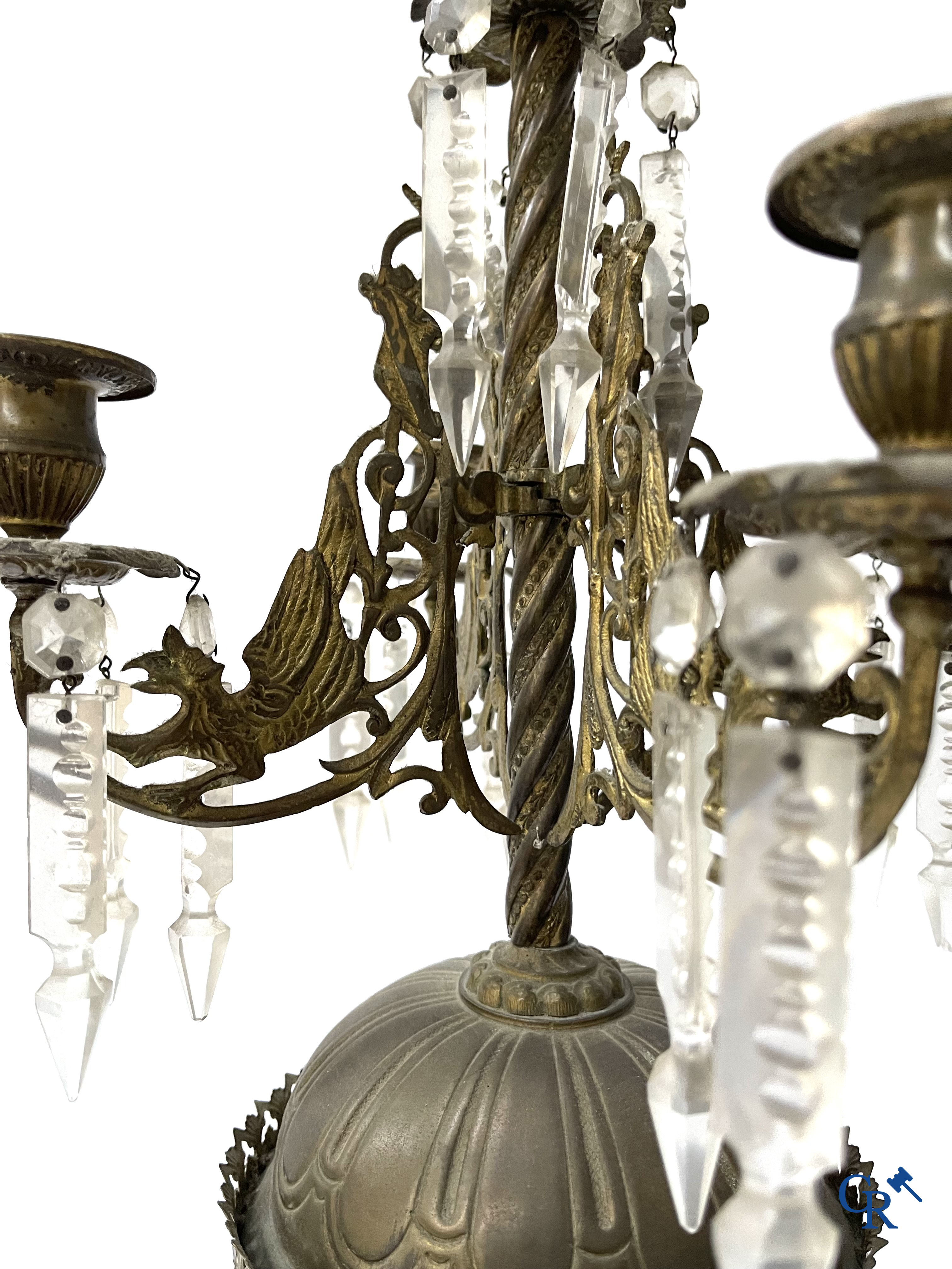 Une importante garniture de cheminée en faïence émaillée et bronze. Art nouveau. Vers 1900.