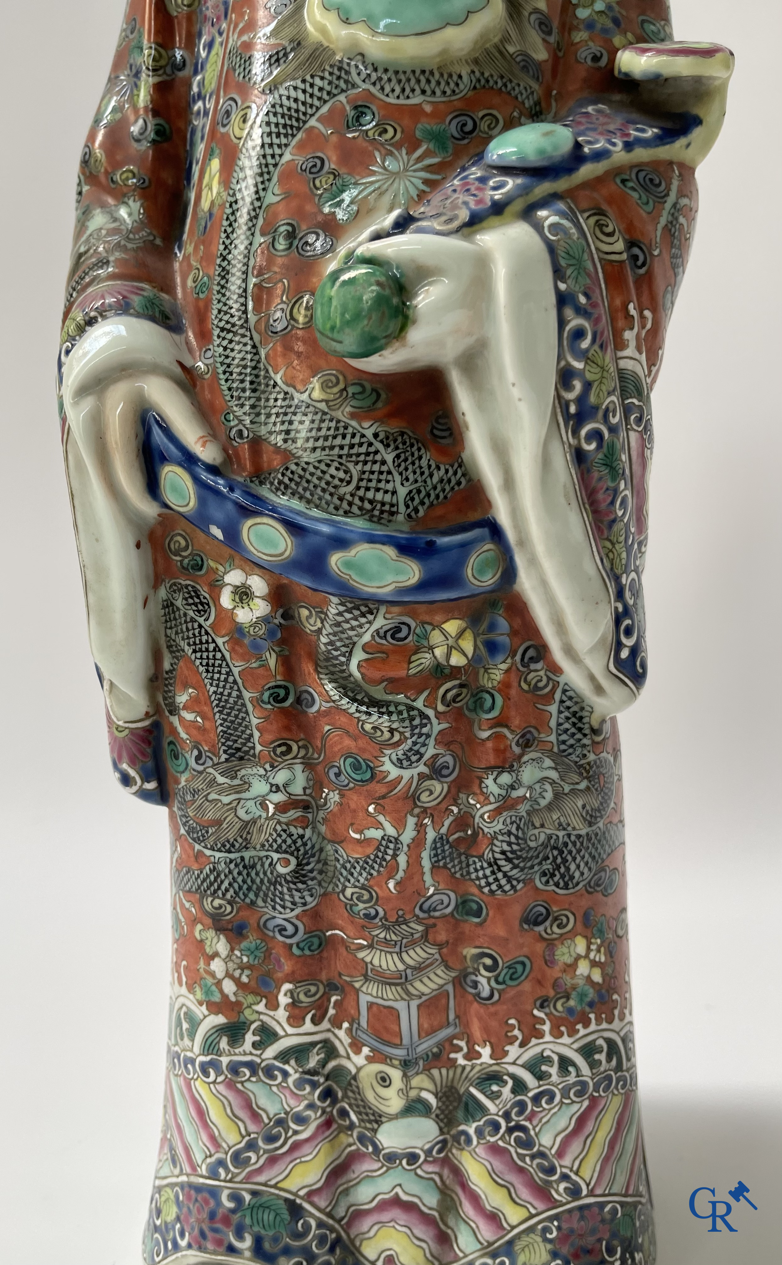 Art Asiatique, porcelaine chinoise. 3 figures d'immortels en porcelaine famille rose. 19ème siècle.