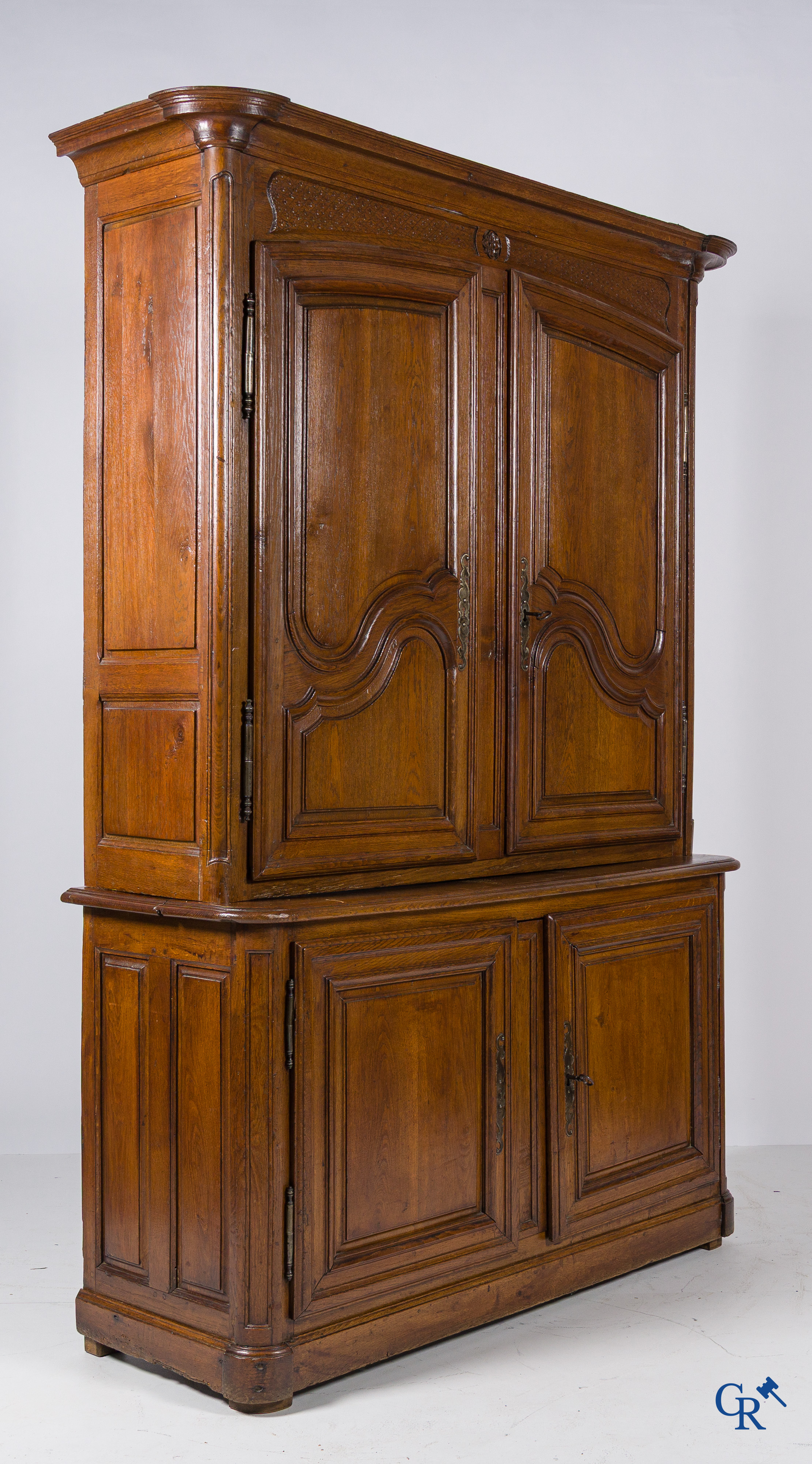 Oak deux-corps furniture with beautiful patina. 18th century.