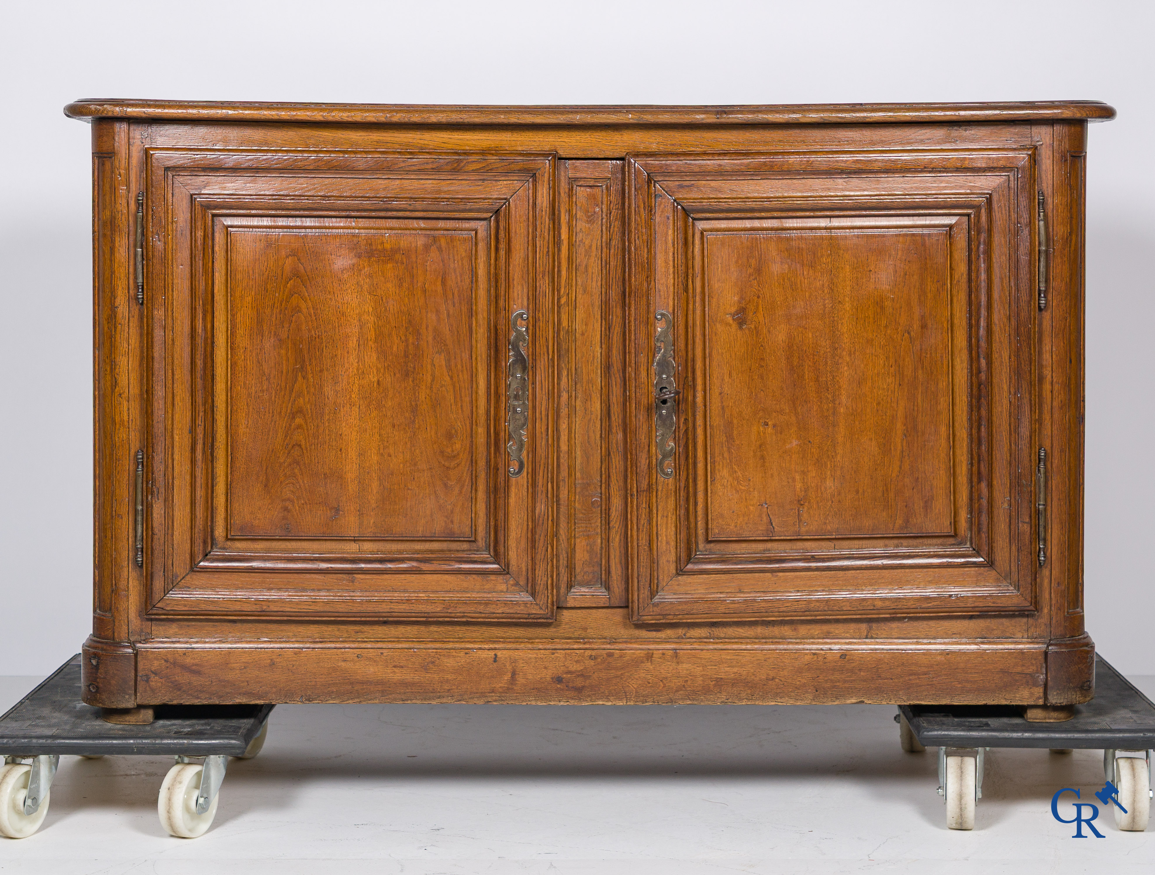 Oak deux-corps furniture with beautiful patina. 18th century.