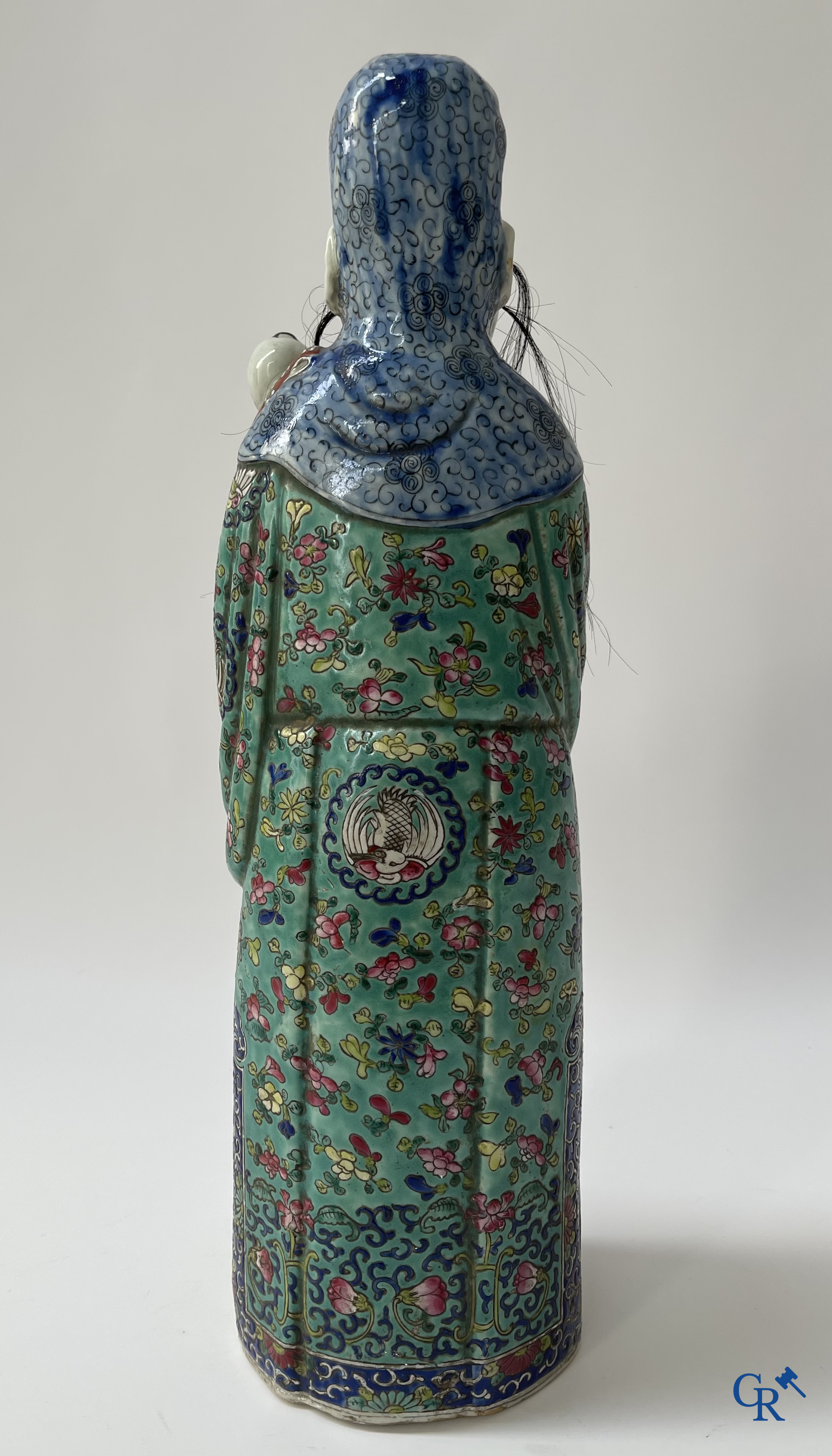 Art Asiatique, porcelaine chinoise. 3 figures d'immortels en porcelaine famille rose. 19ème siècle.