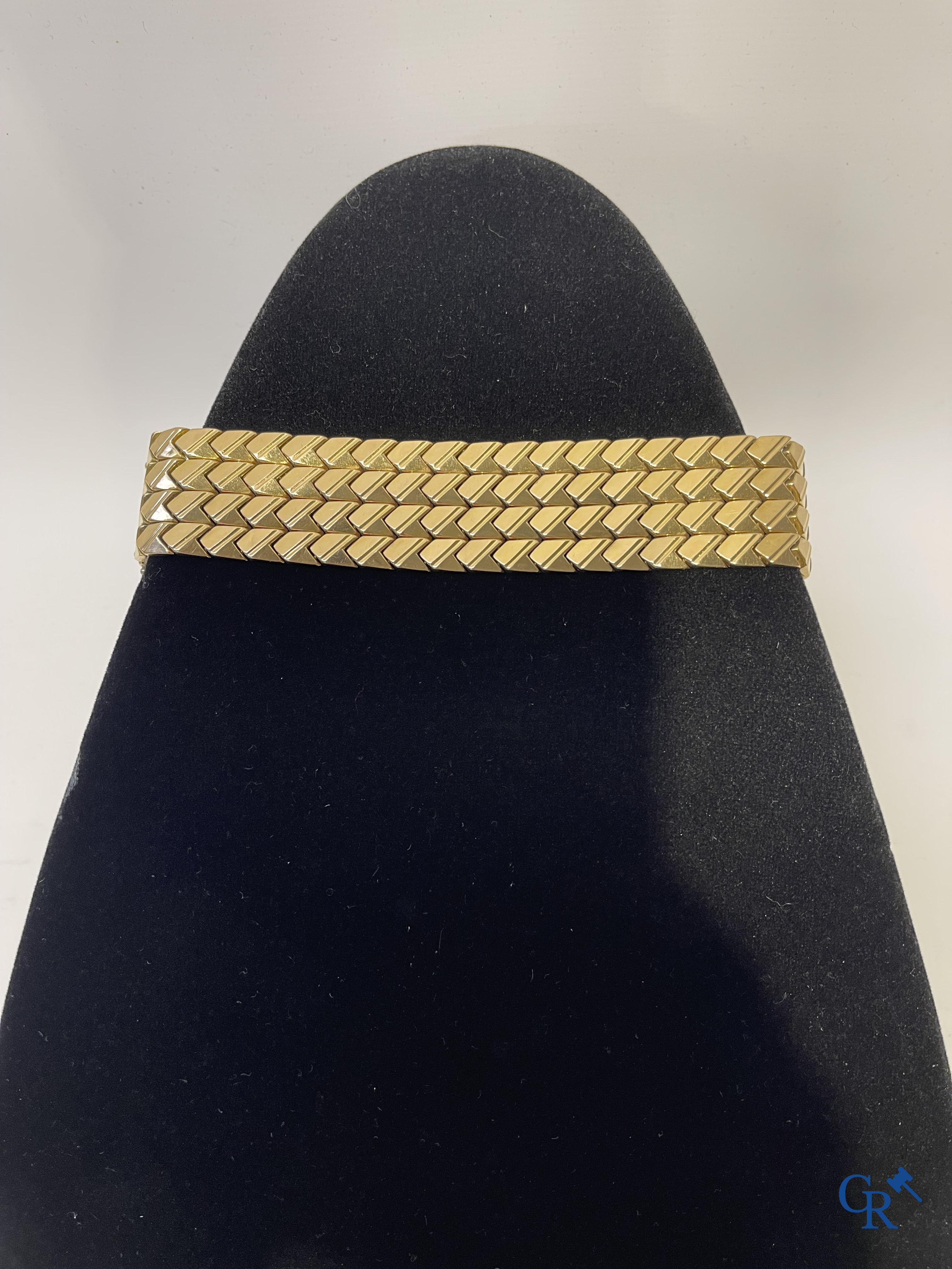 Juwelen. Een armband in geelgoud 750°/00.