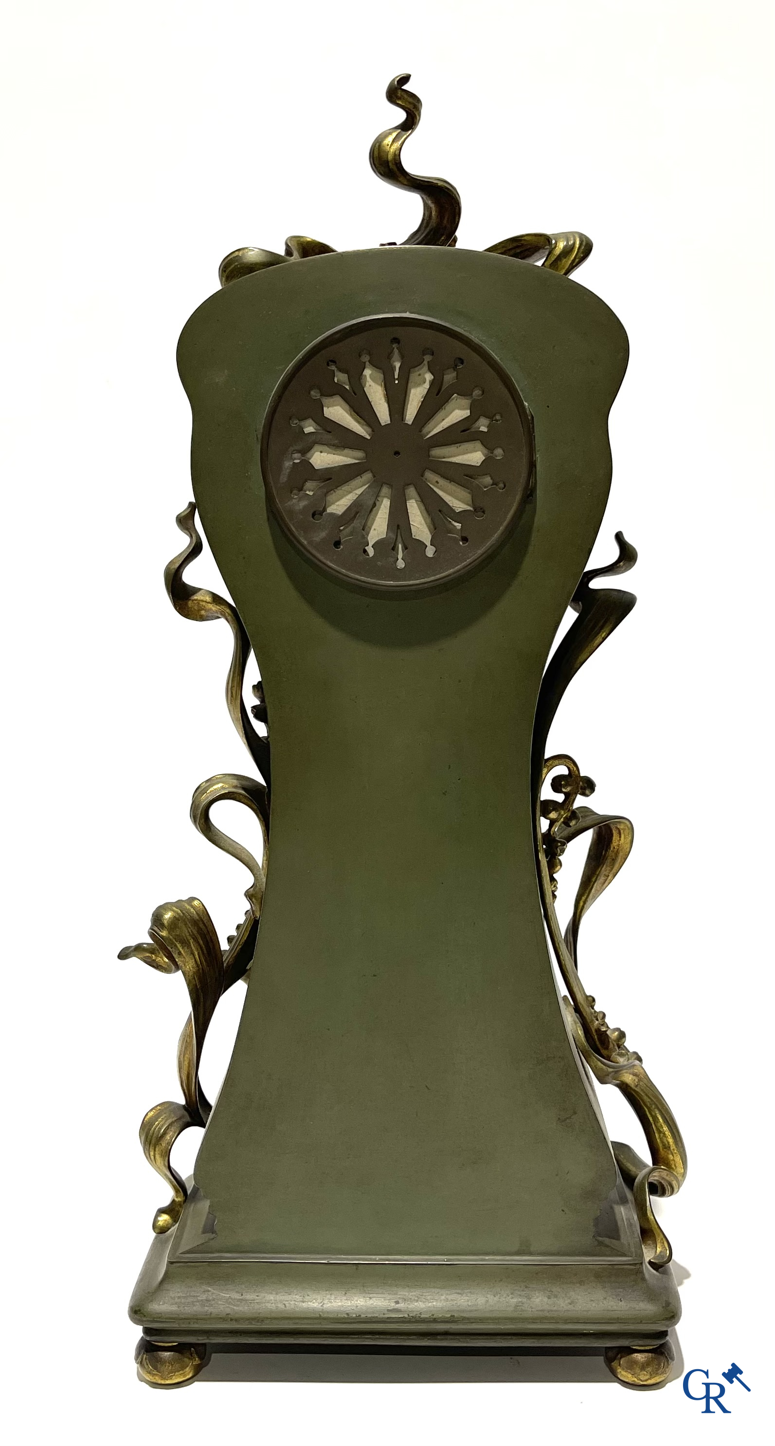 Art Nouveau, een 3-delige bronzen schouwgarnituur in Jugendstil. Circa 1900.