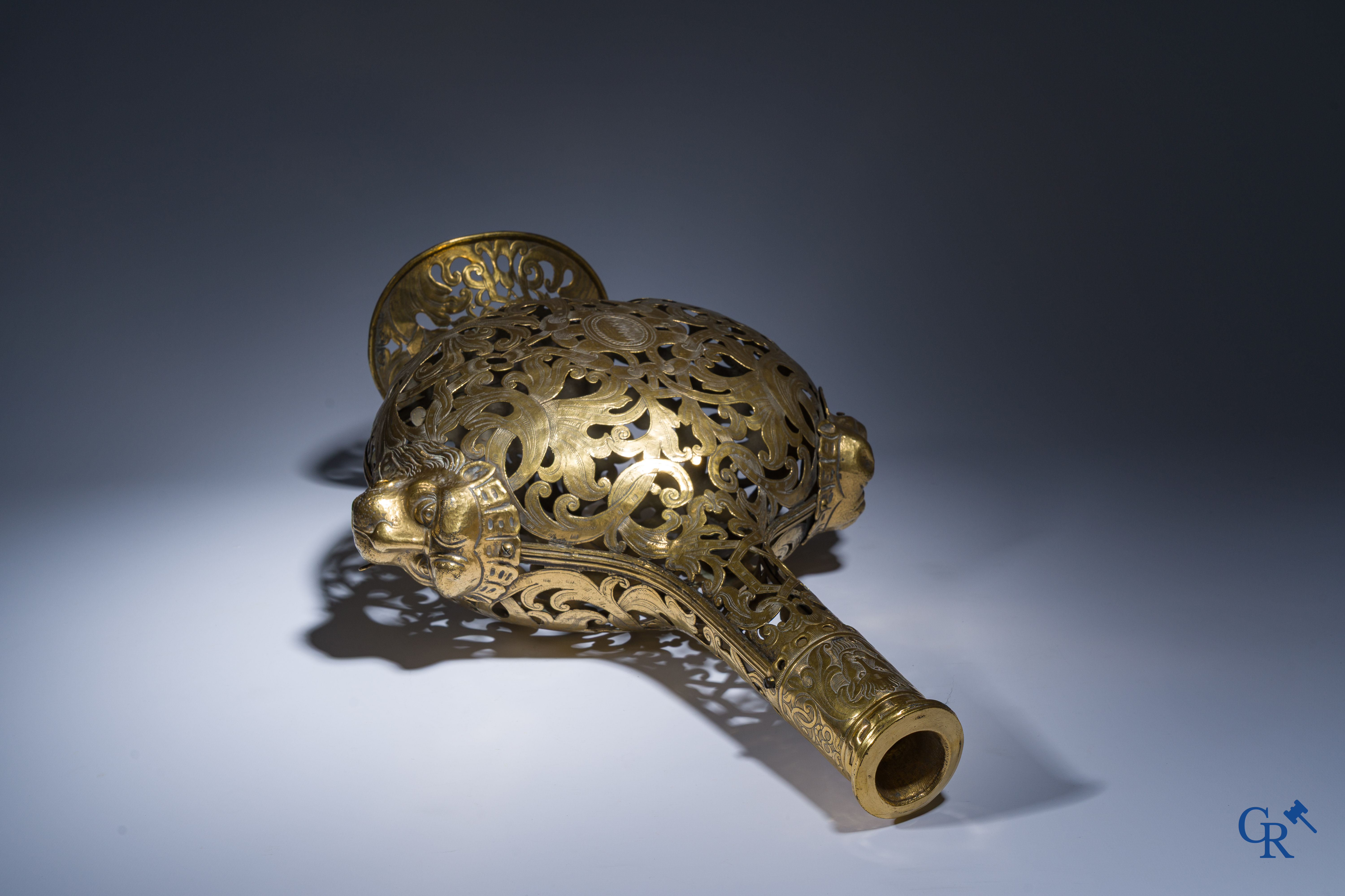 A Venetian pilgrim flask "Gourde de pelerin" in engraved and gilded copper. Late XVIth - Early XVIIth century.