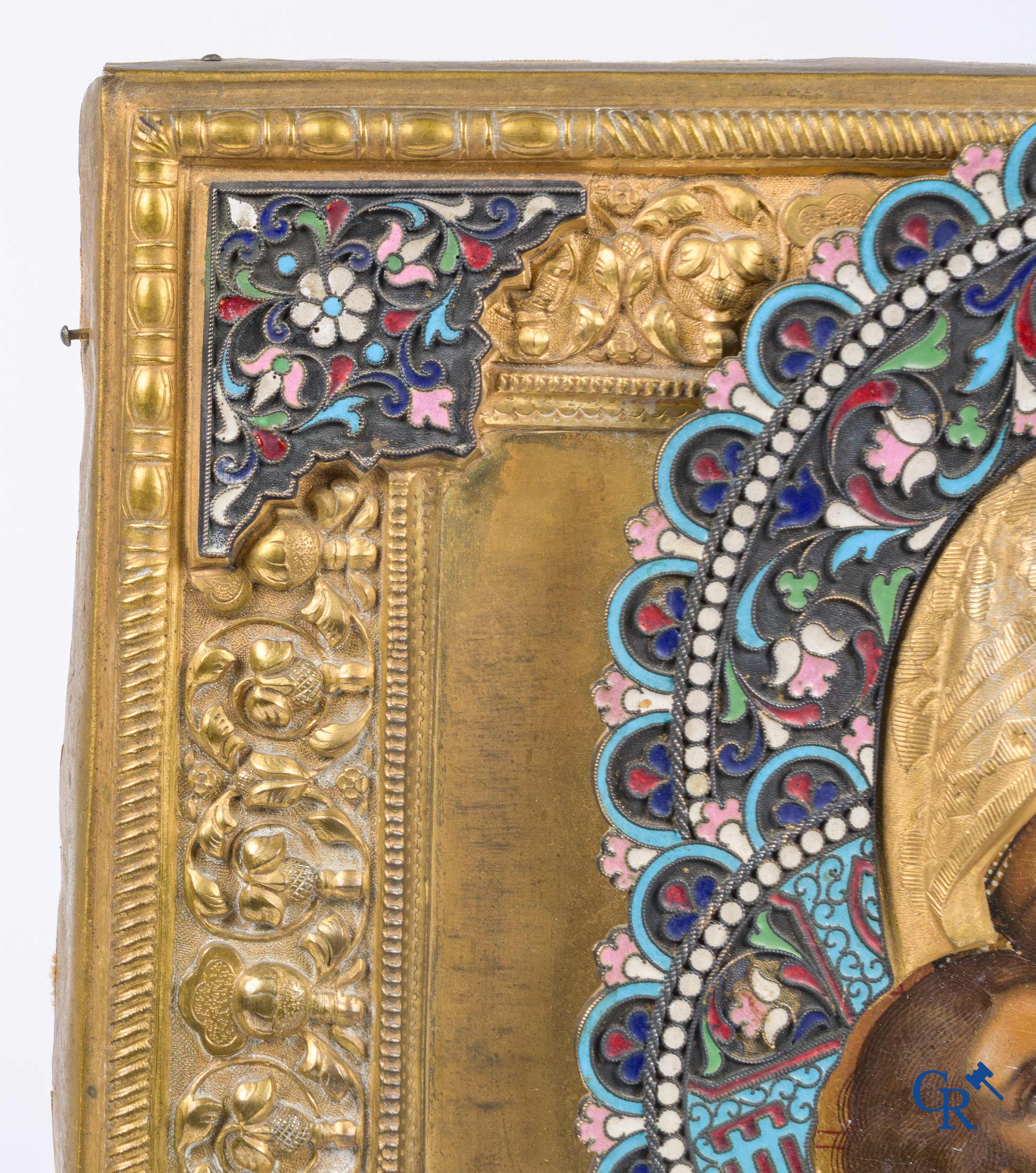 Russisch werk. Moeder Gods van Vladimir. Grote icoon bewerkt met cloisonné emaille.