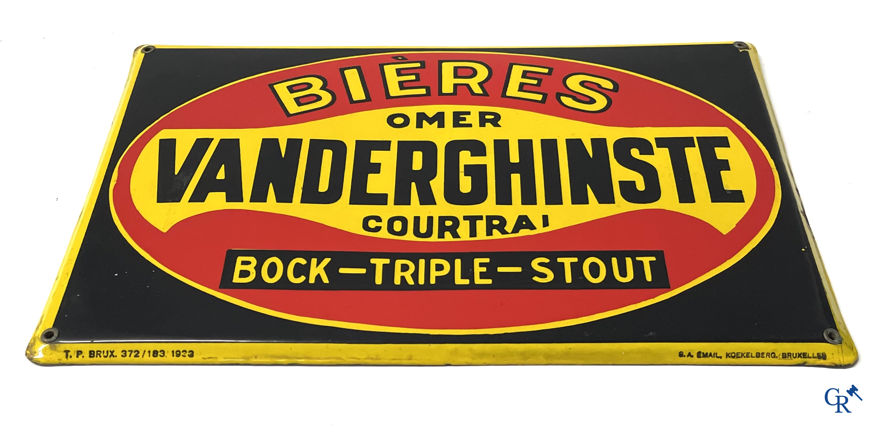 Emaille reclamebord voor de bieren van Omer Vanderghinste te Kortrijk. Bock-Triple-Stout. Emaillerie Koekelberg 1933.