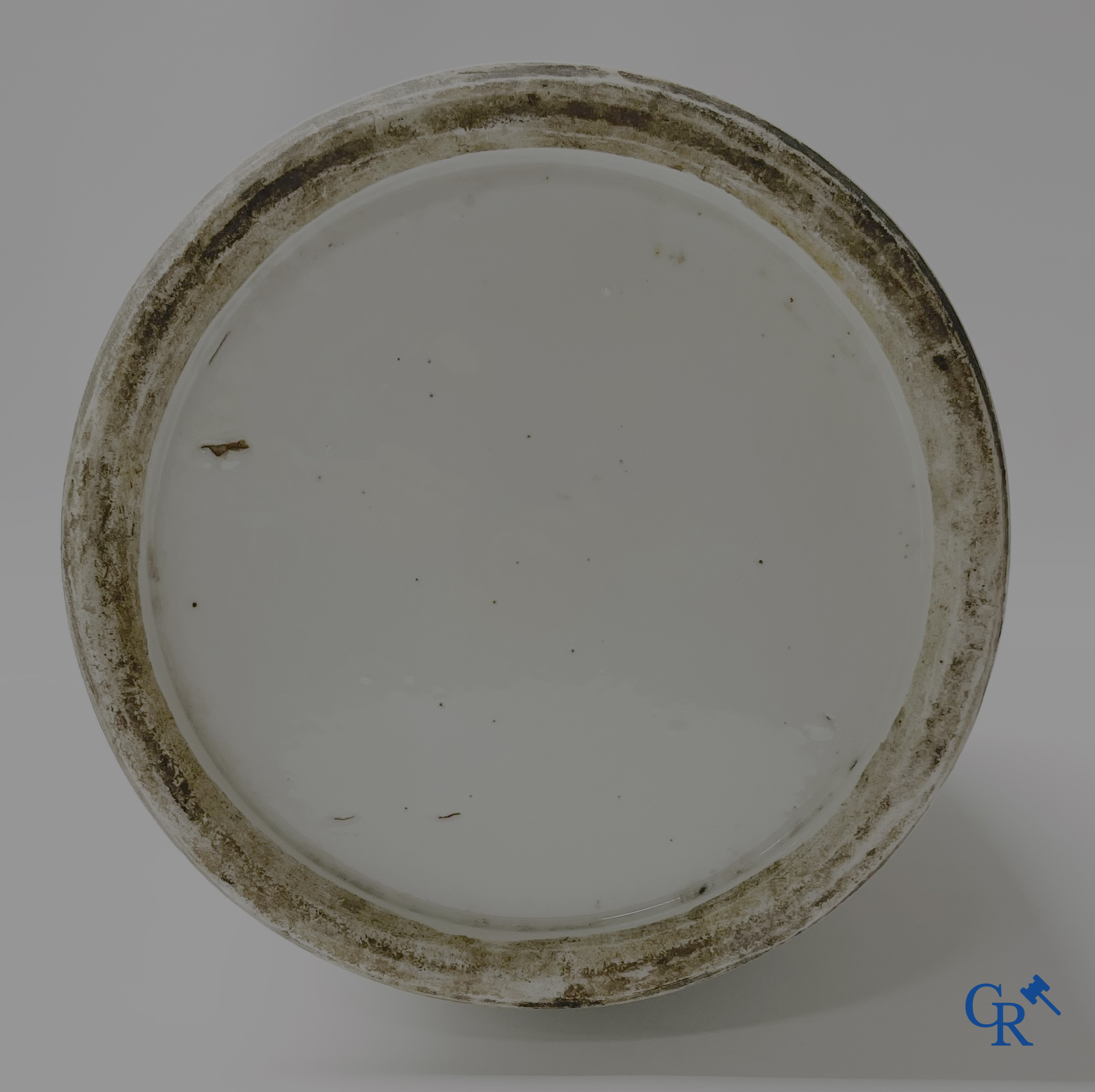 Asian Art, 2 Chinese famille rose vases decorated with antiques and a calligraphic text. 19th century.