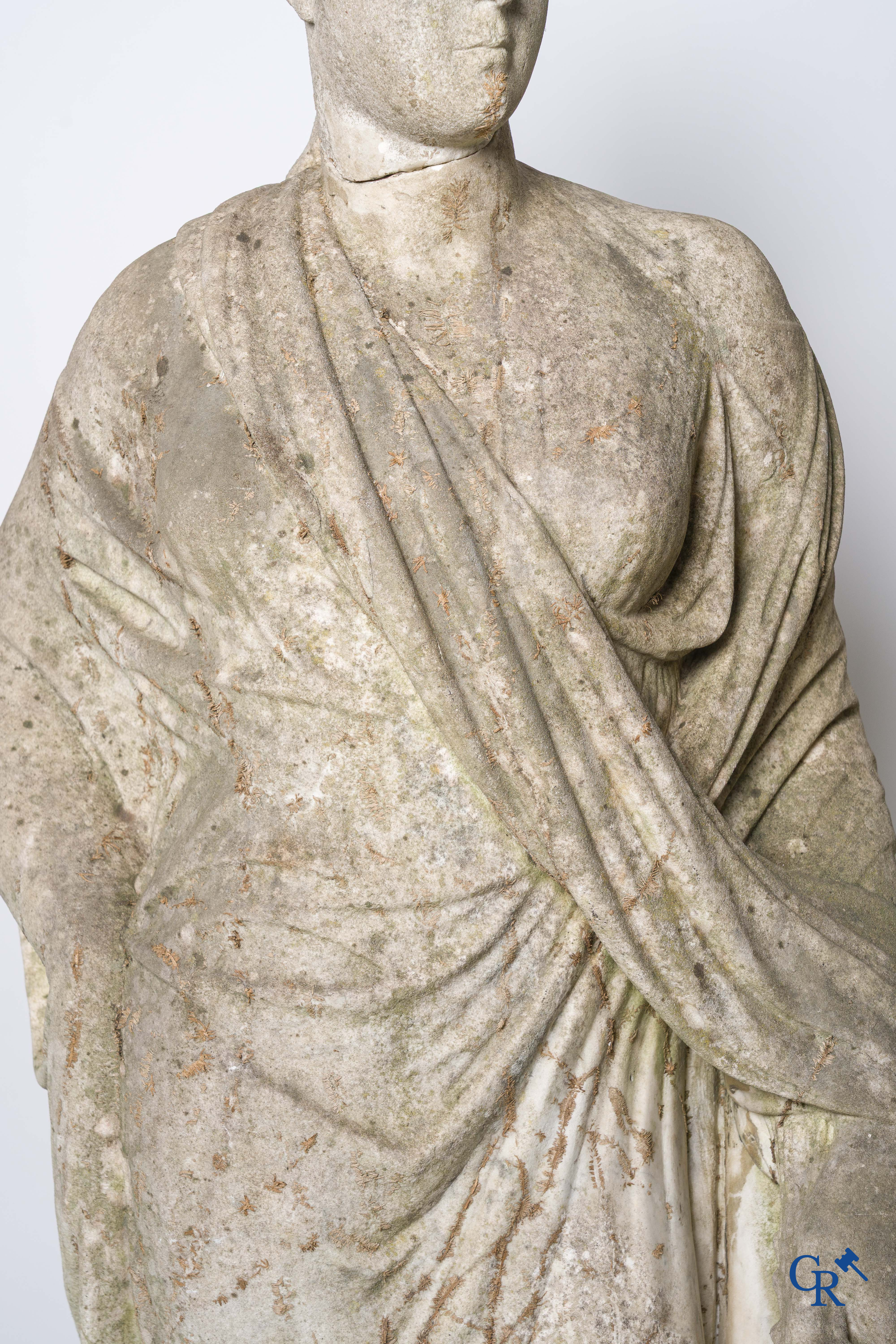 2 Imposing sculptures in carved marble. The Roman goddess Cerès and the Greek god Asklepios. Circa 1700-1750.